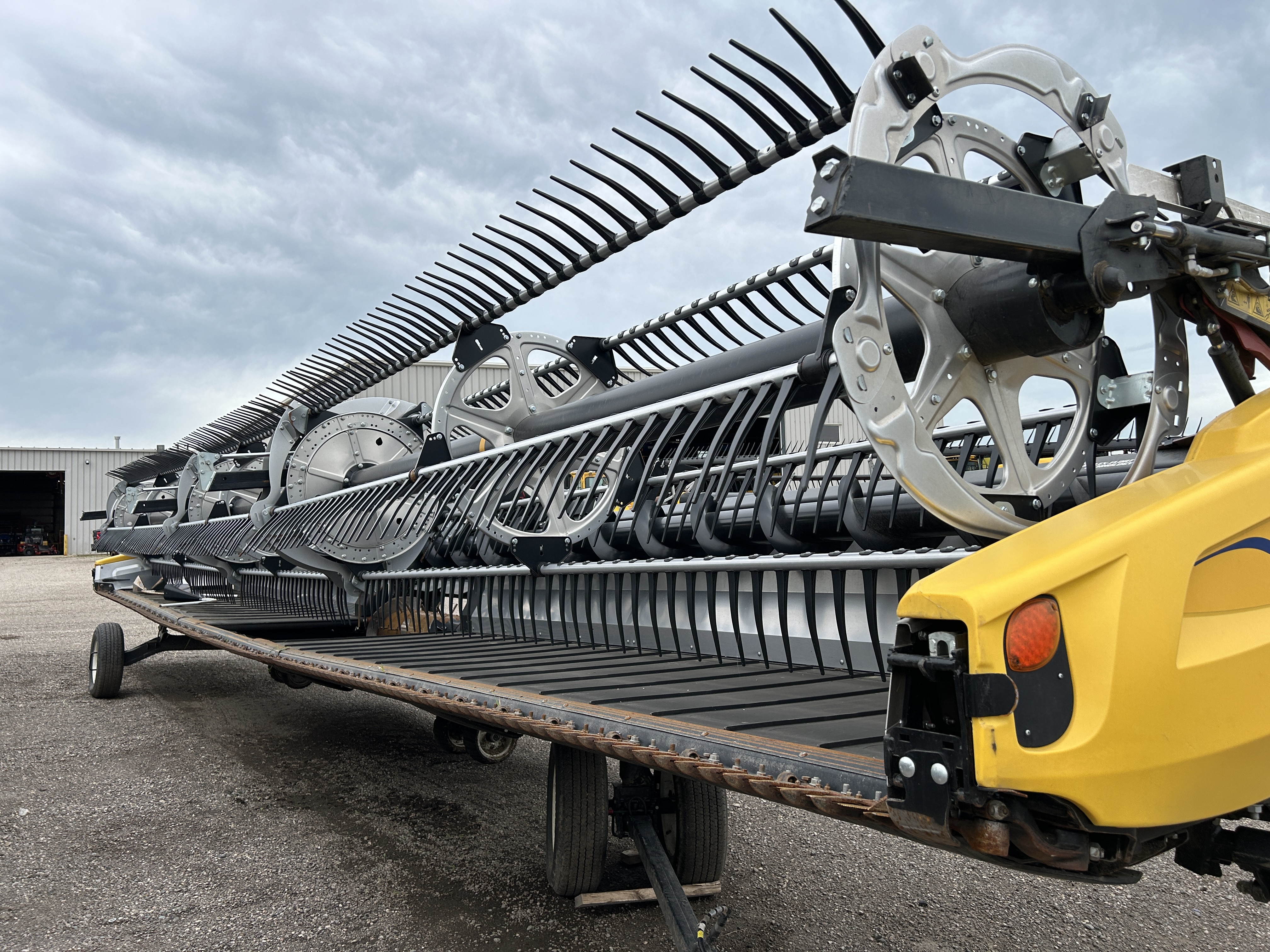 2023 MacDon FD240 Header Draper Flex