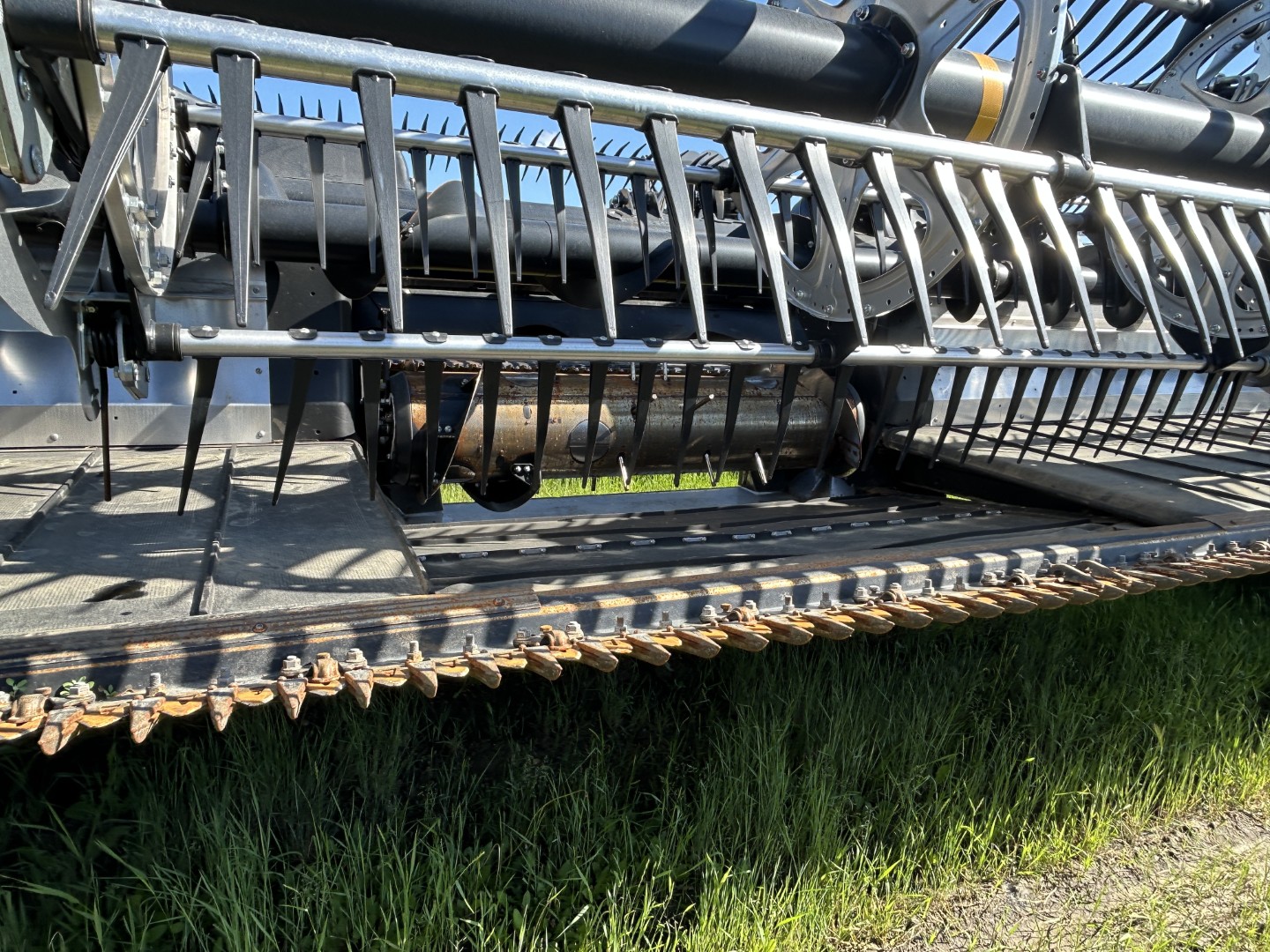 2024 MacDon FD240 Header Draper Flex
