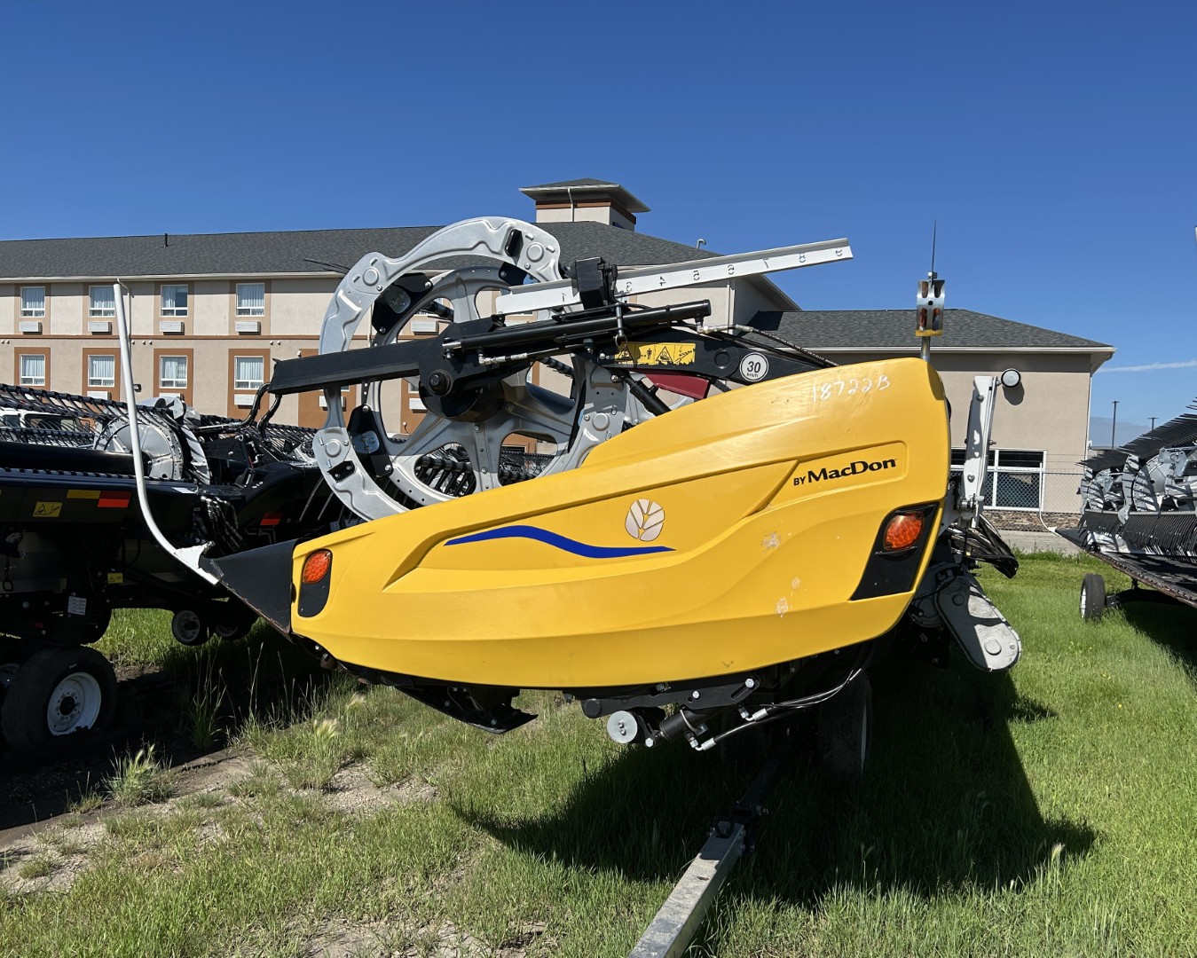 2024 MacDon FD240 Header Draper Flex