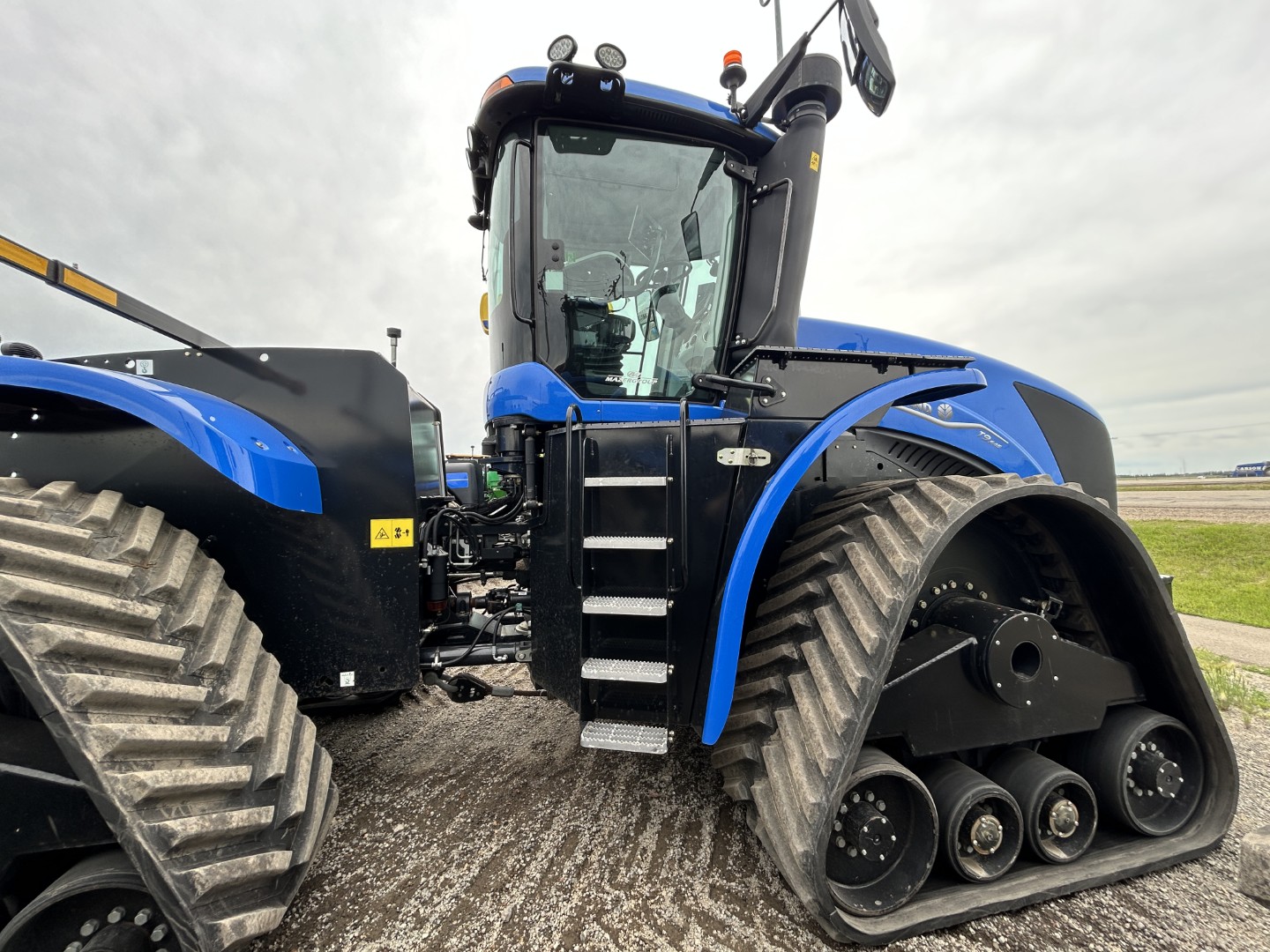 2021 New Holland T9.645 Tractor Rubber Track