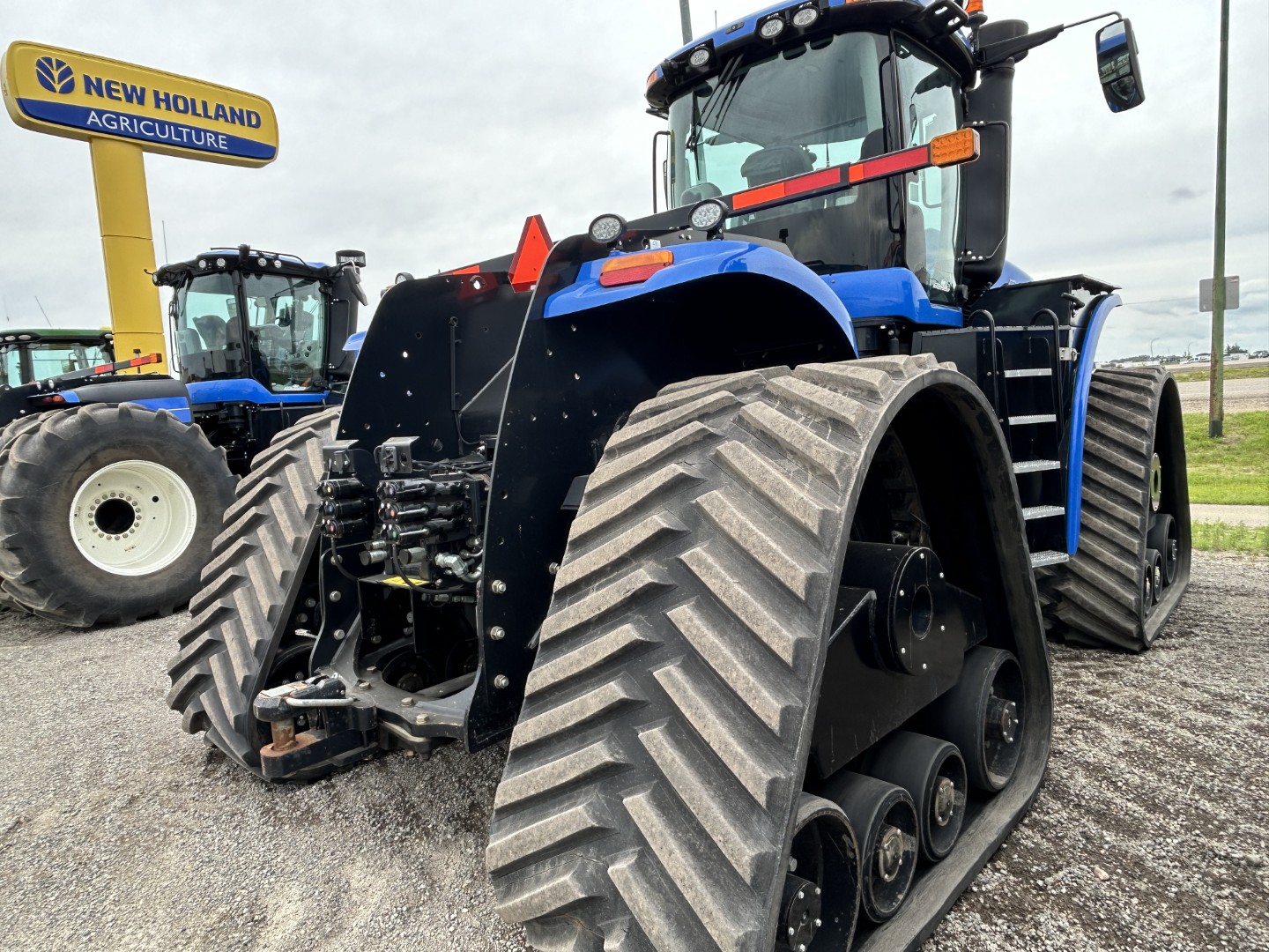 2021 New Holland T9.645 Tractor Rubber Track
