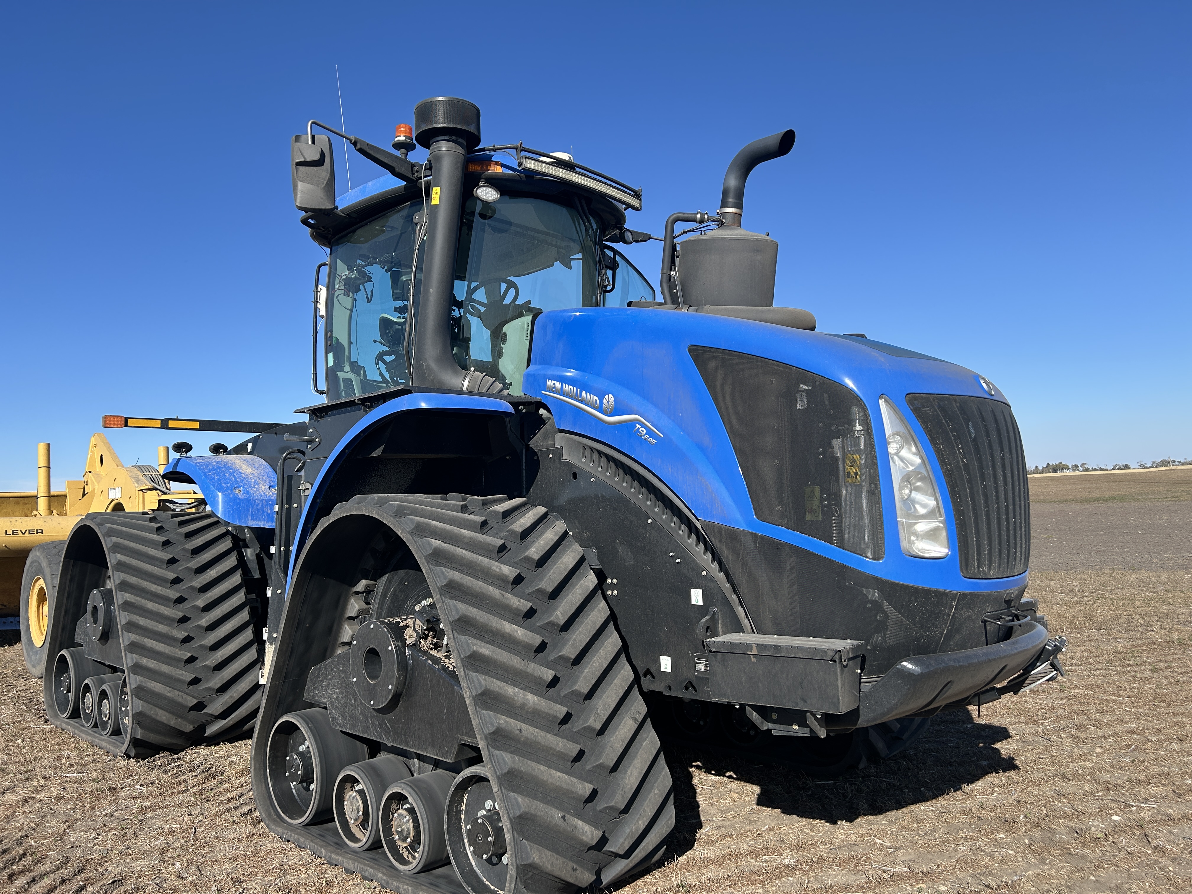 2021 New Holland T9.645 Tractor Rubber Track