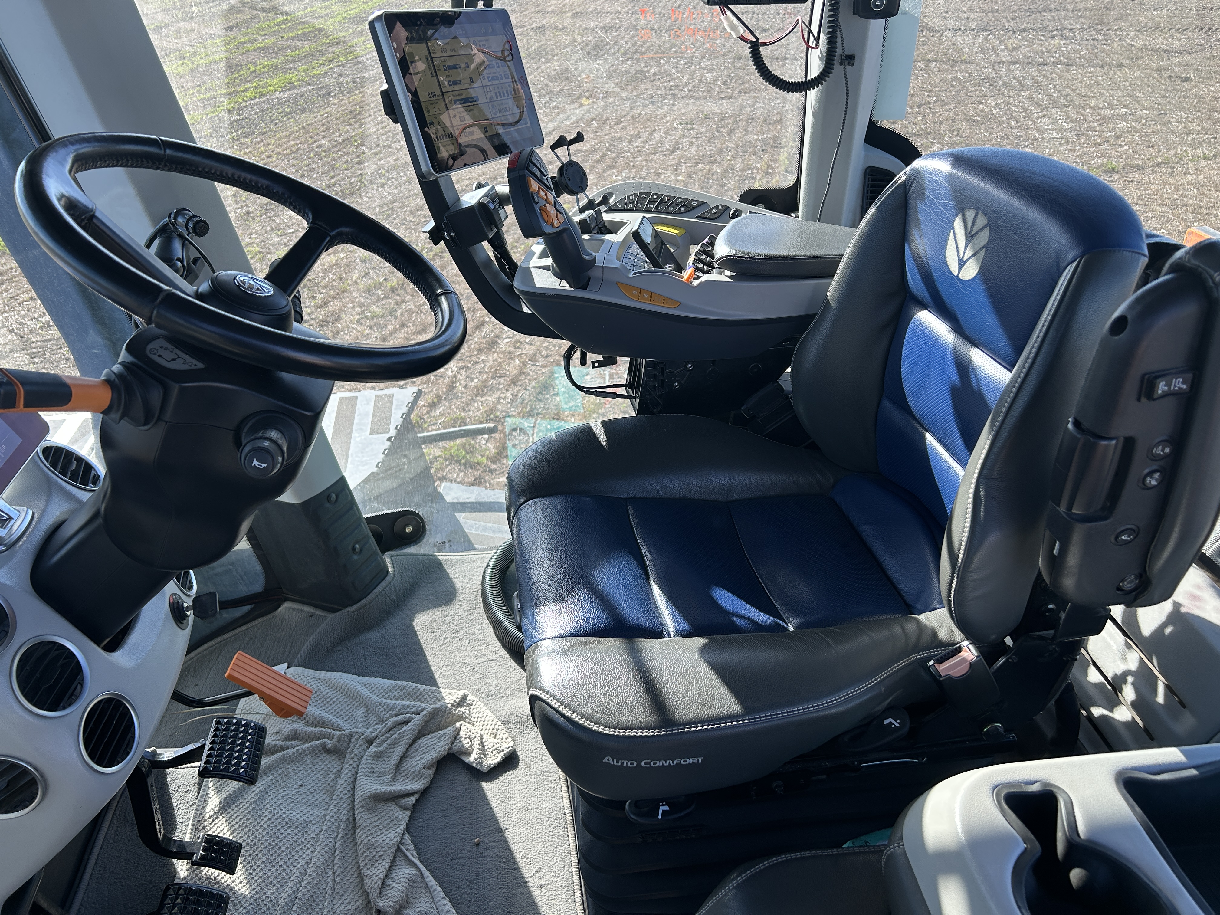 2021 New Holland T9.645 Tractor Rubber Track