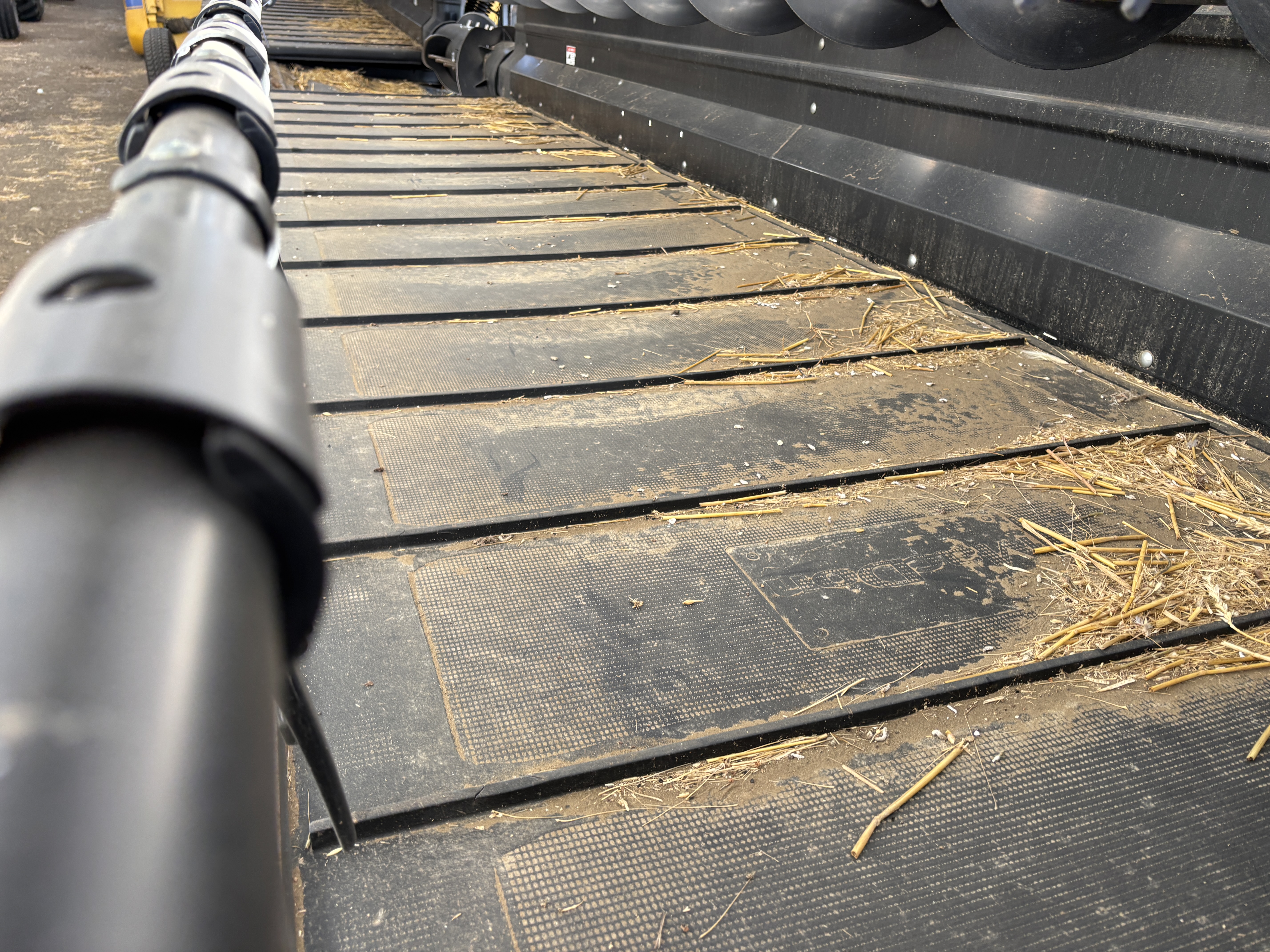 2011 MacDon FD70-40 Header Draper Flex