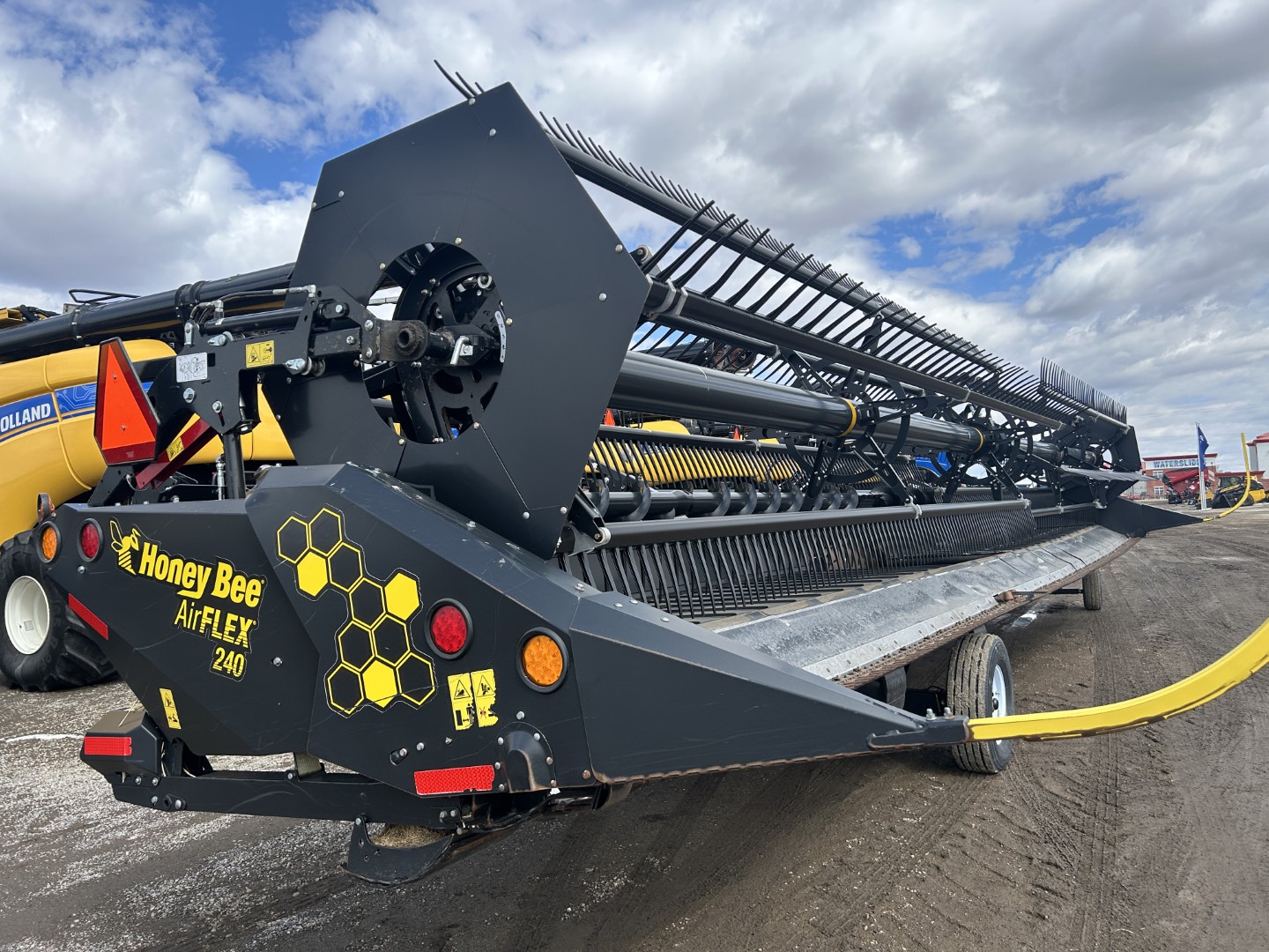 2023 Honey Bee AF240 Header Draper Flex