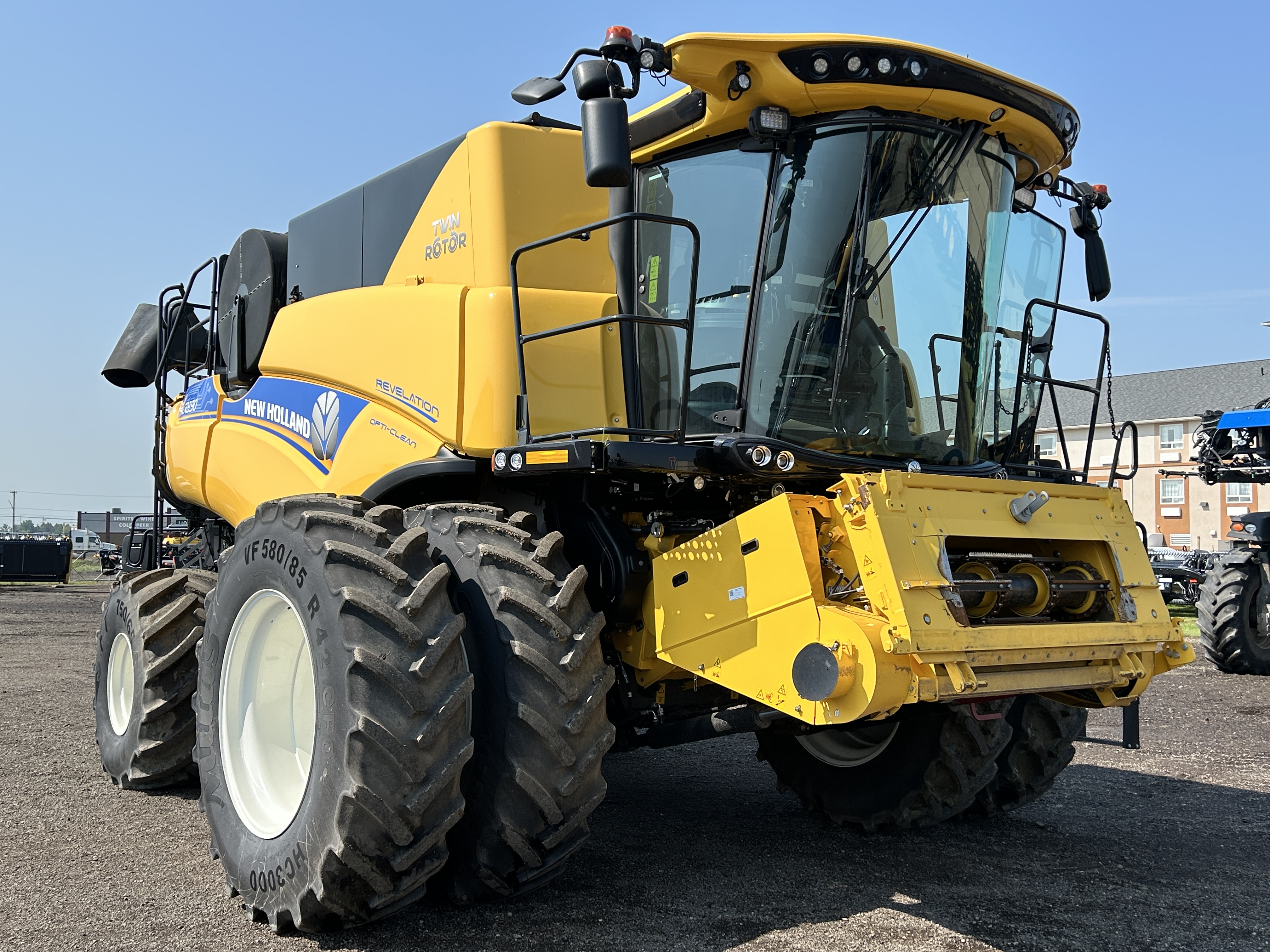 2022 New Holland CR8.90Z Combine