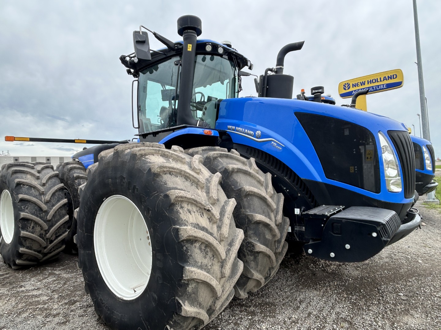 2024 New Holland T9.655 PLMI Tractor 4WD