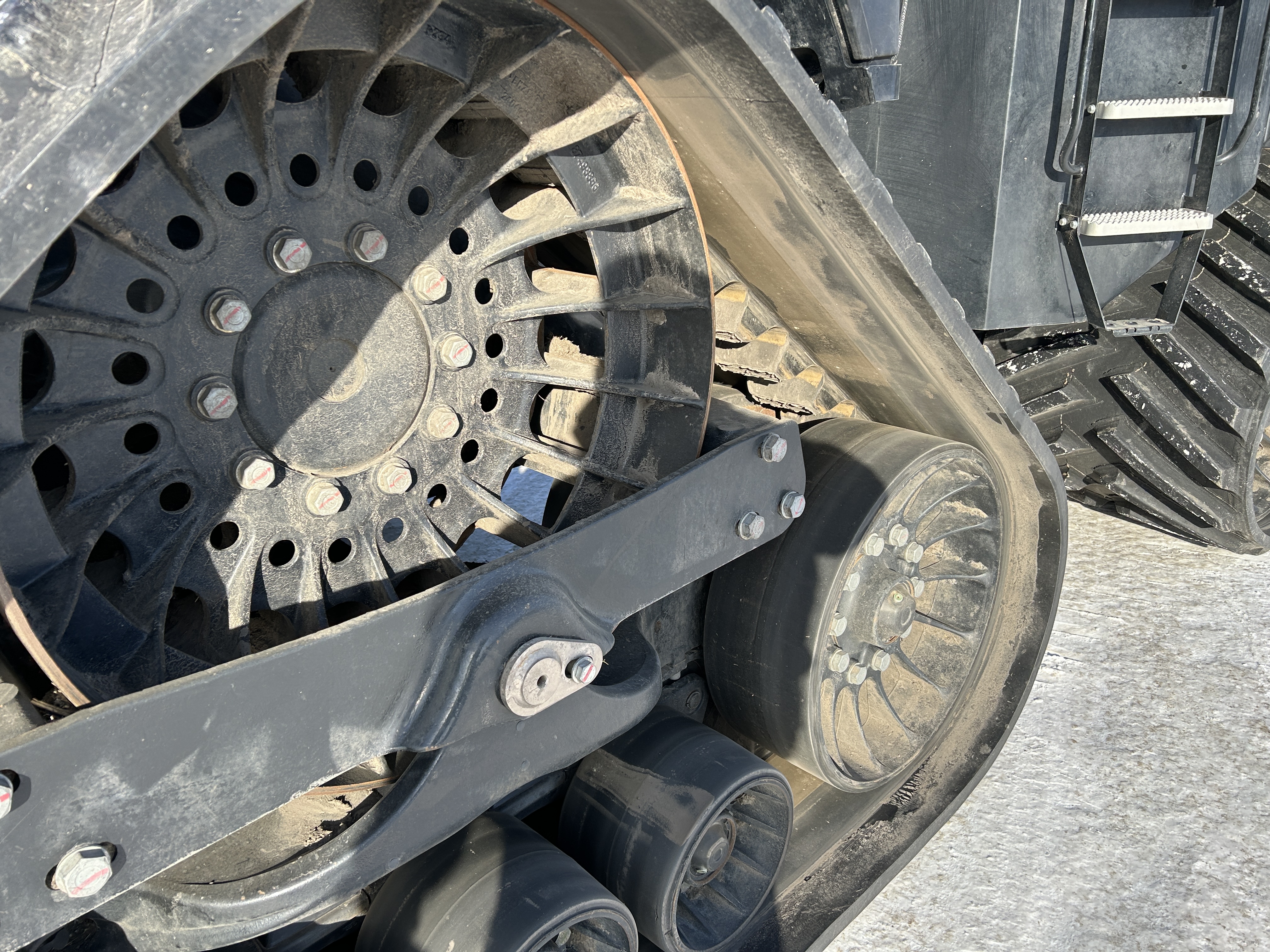 2024 New Holland T9.655 Tractor Rubber Track