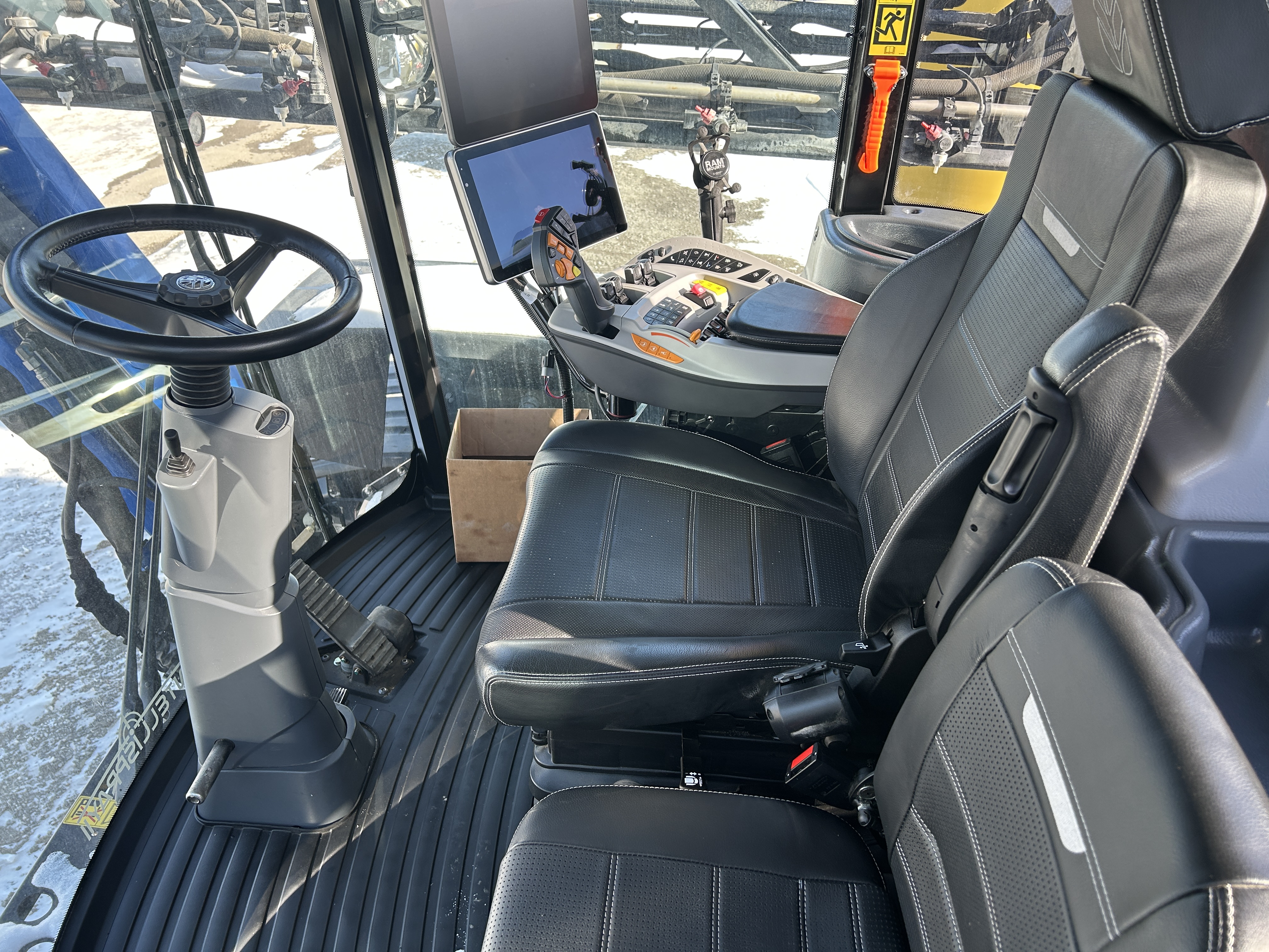 2024 New Holland SP.410F Sprayer/High Clearance