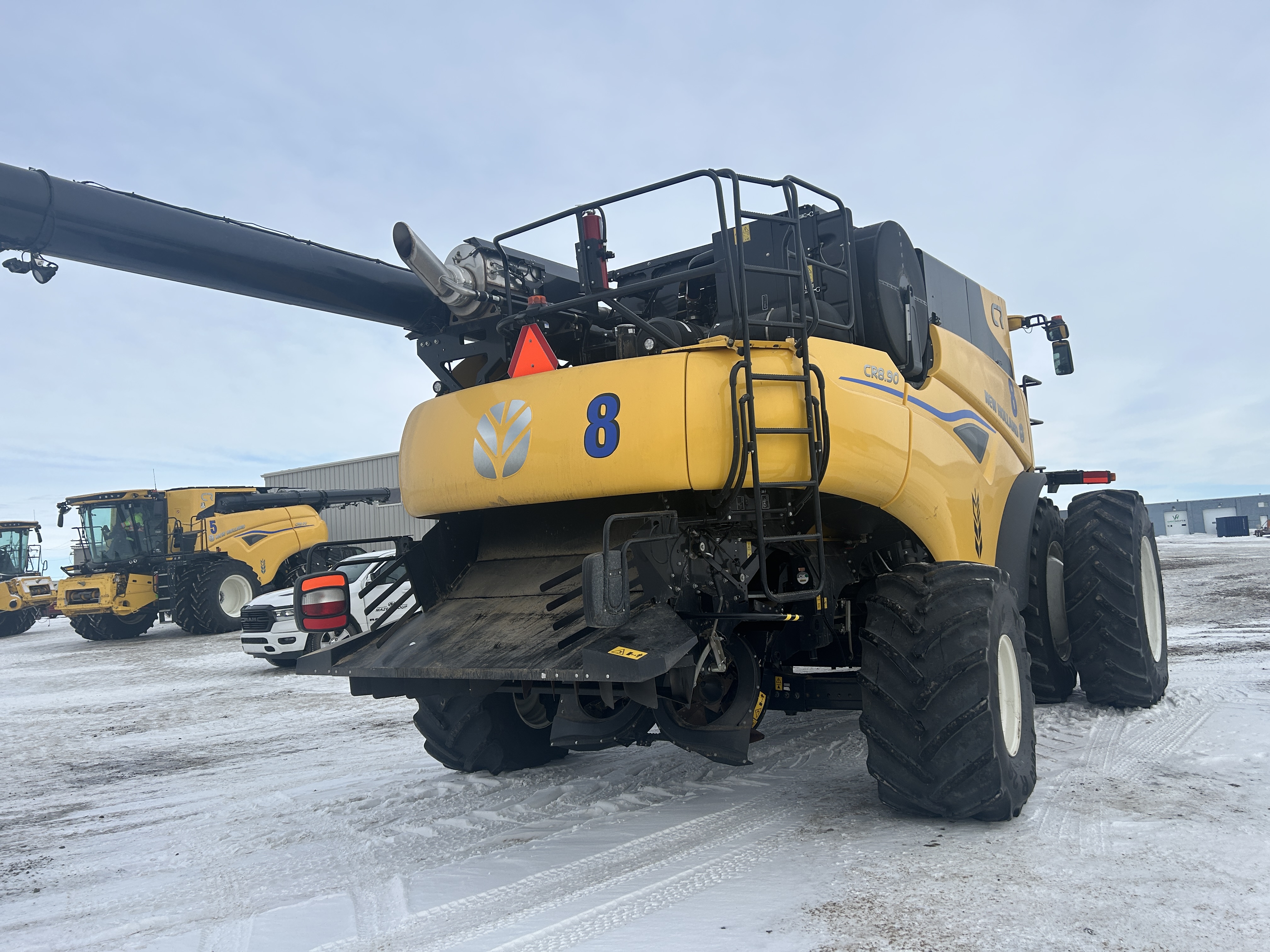 2024 New Holland CR8.90Z Combine