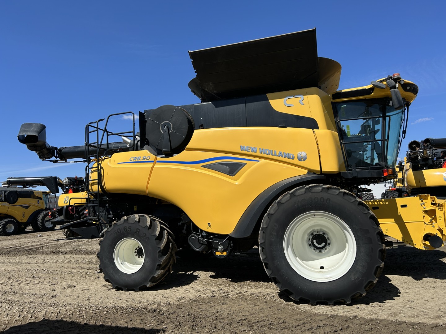 2024 New Holland CR8.90Z Combine