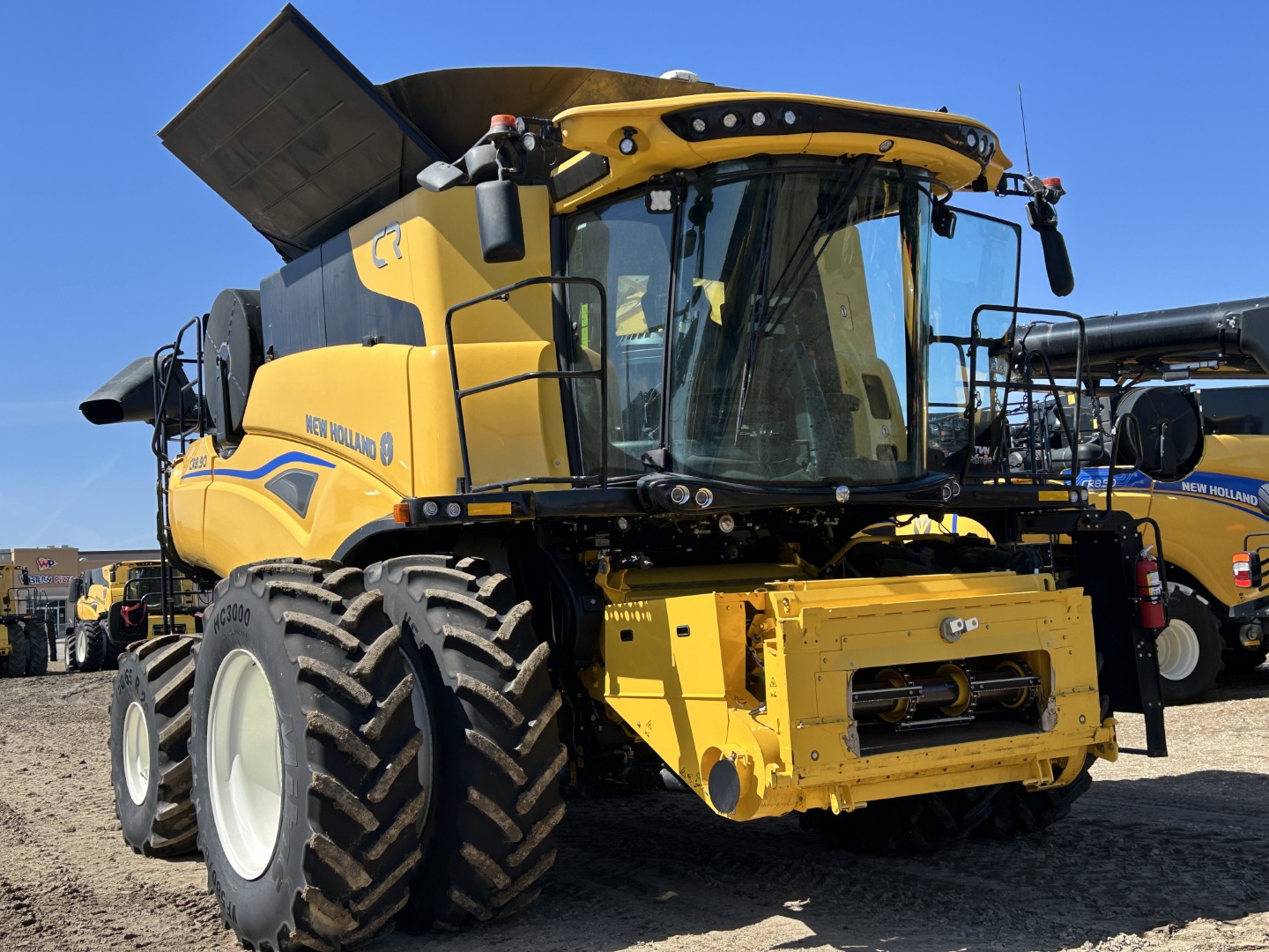 2024 New Holland CR8.90Z Combine