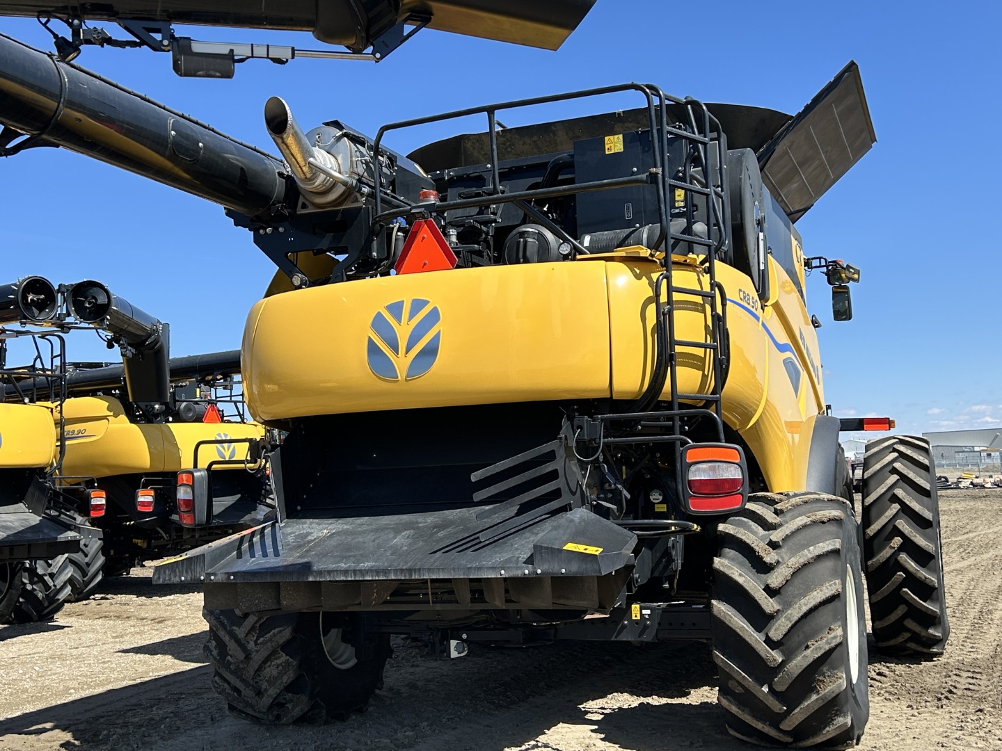 2024 New Holland CR8.90Z Combine