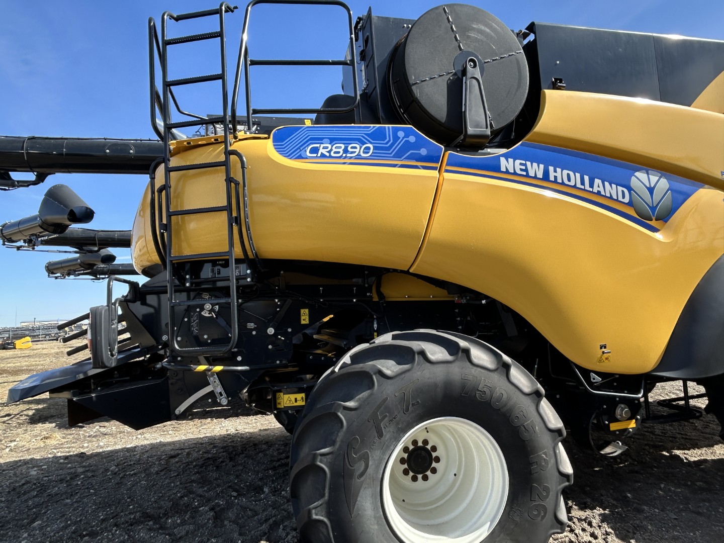 2023 New Holland CR8.90Z Combine