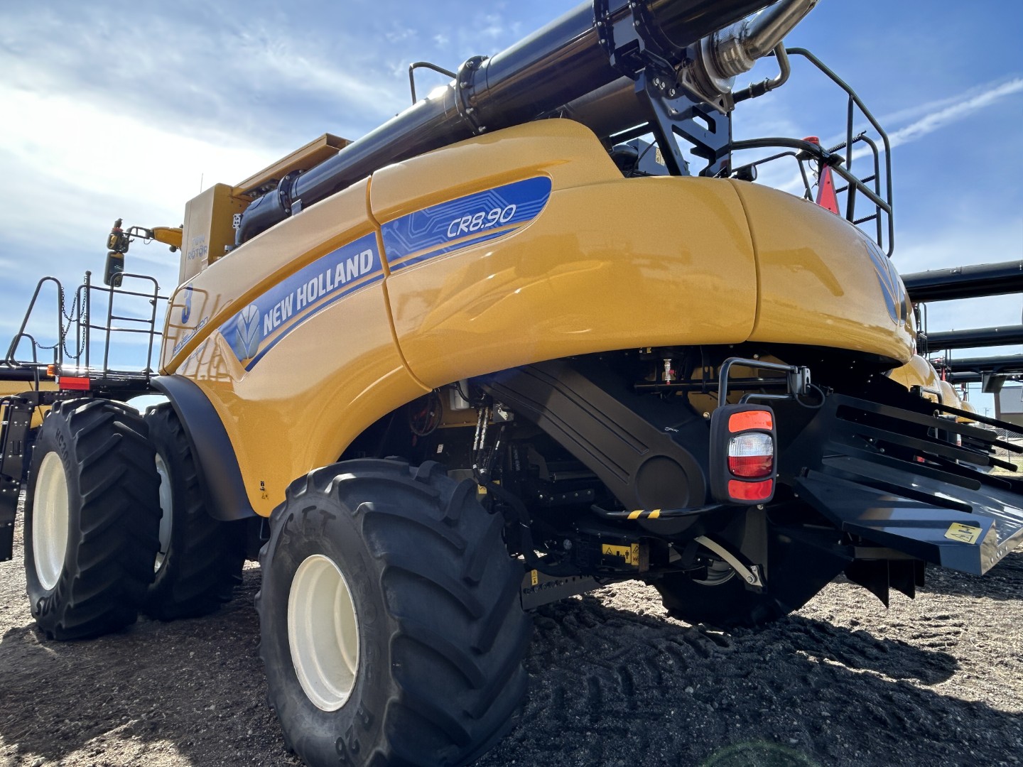 2023 New Holland CR8.90Z Combine