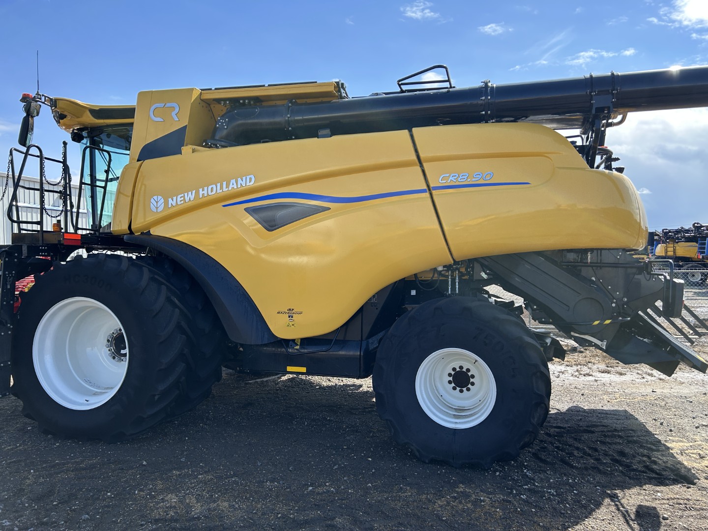 2023 New Holland CR8.90Z Combine