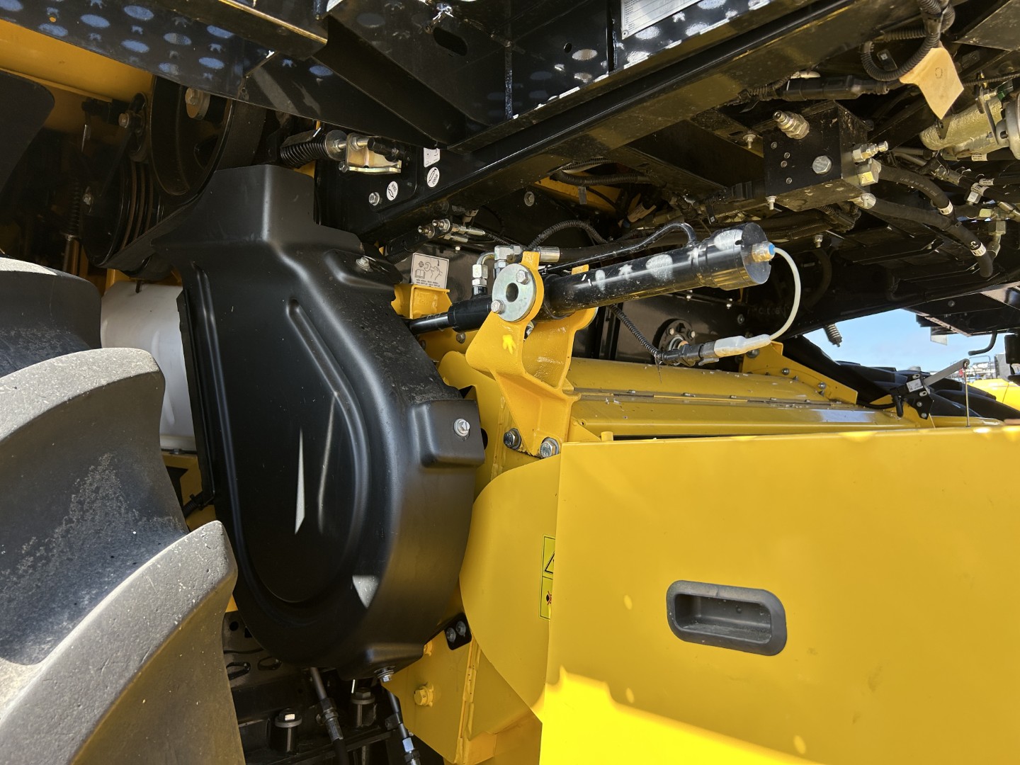 2023 New Holland CR8.90Z Combine