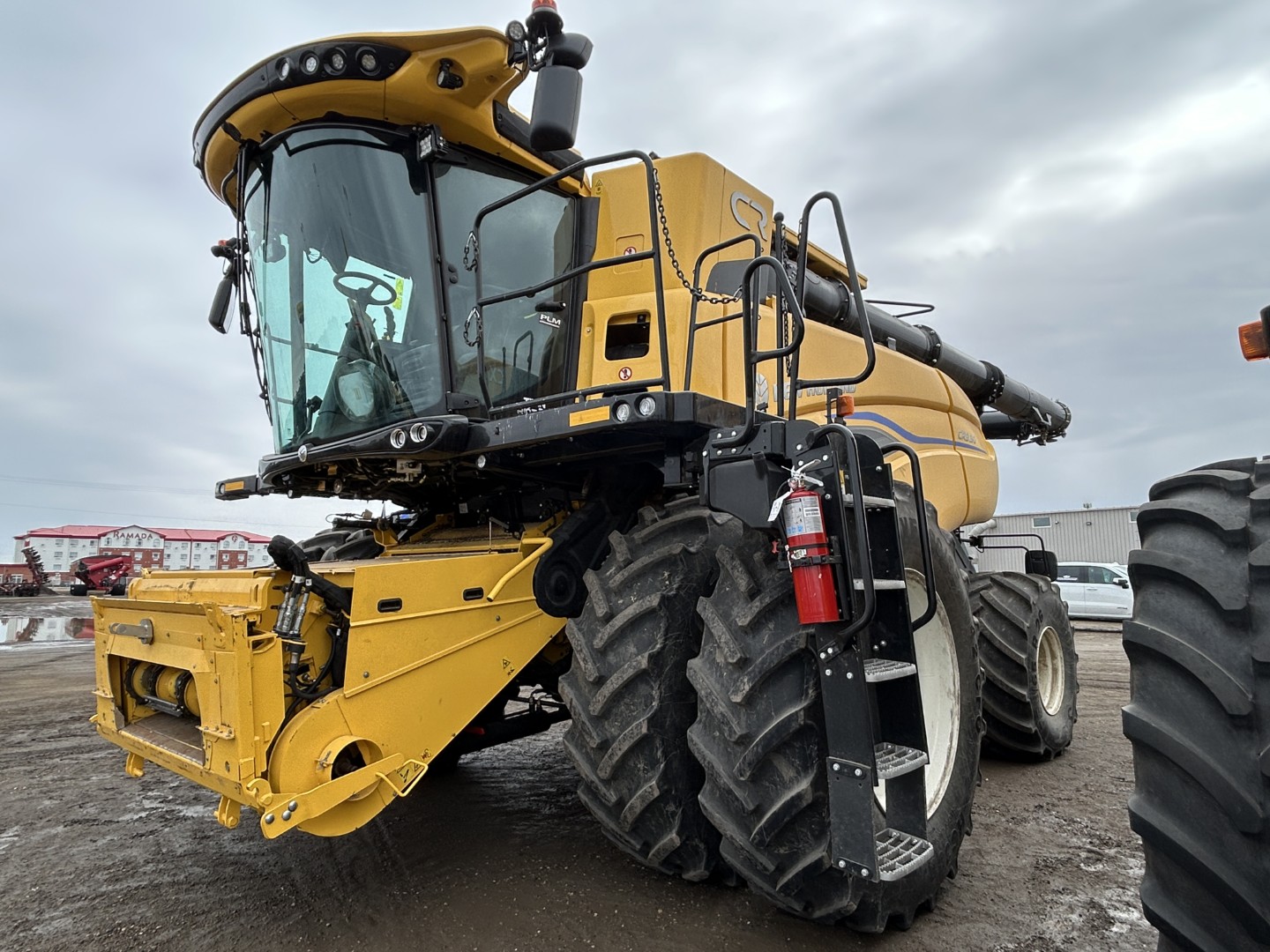 2025 New Holland CR9.90Z Combine