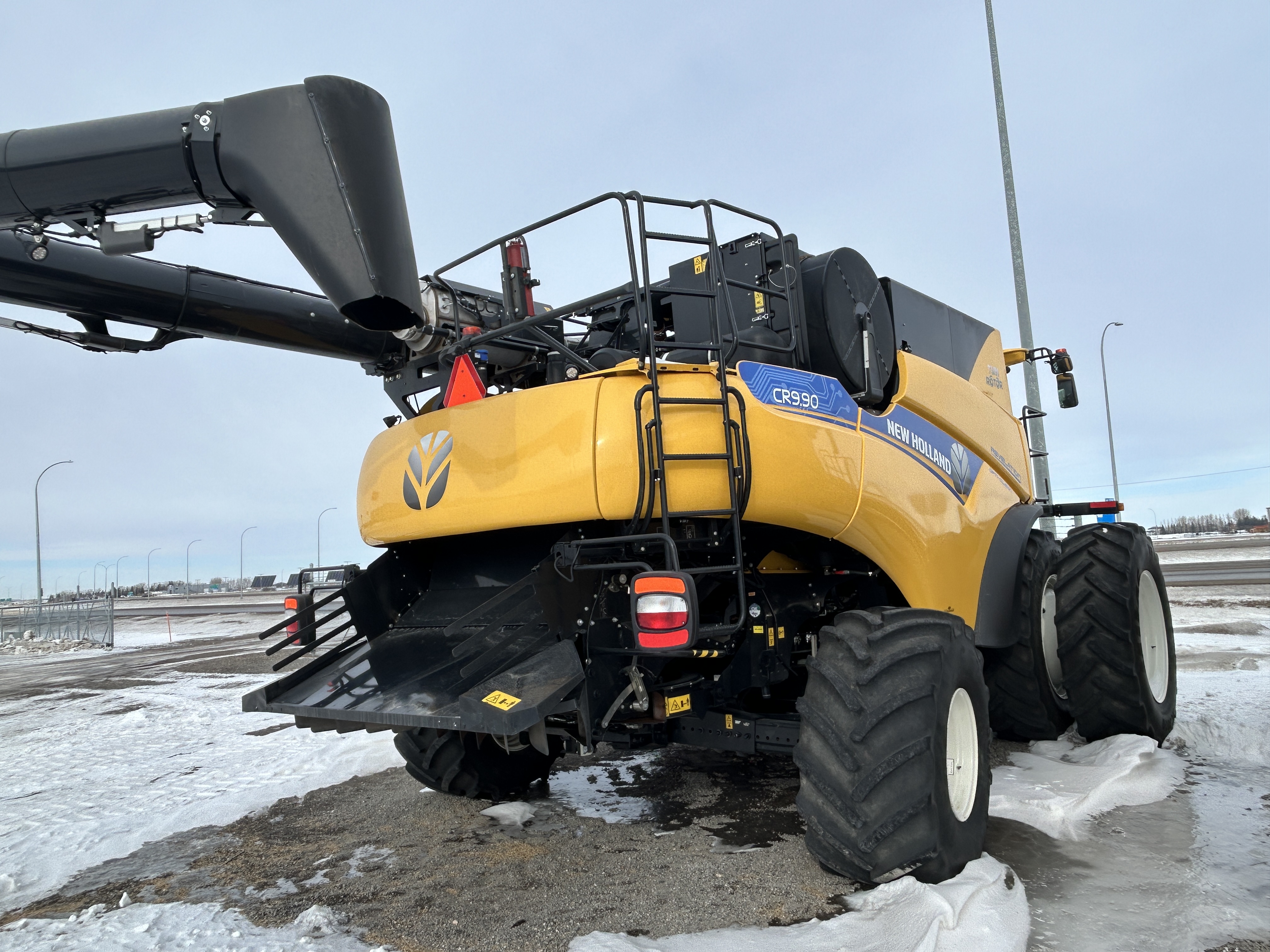 2023 New Holland CR9.90Z Combine