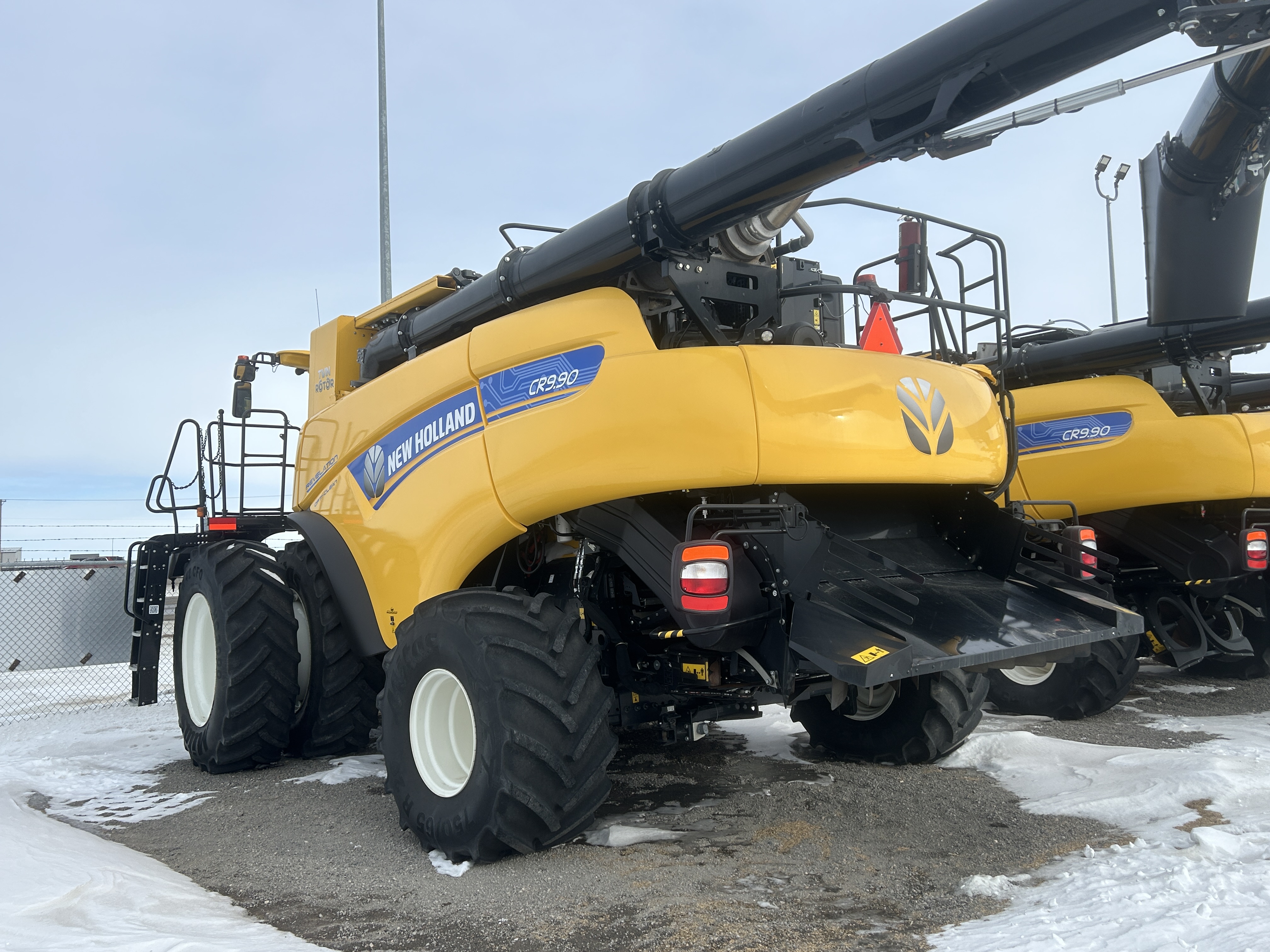 2023 New Holland CR9.90Z Combine