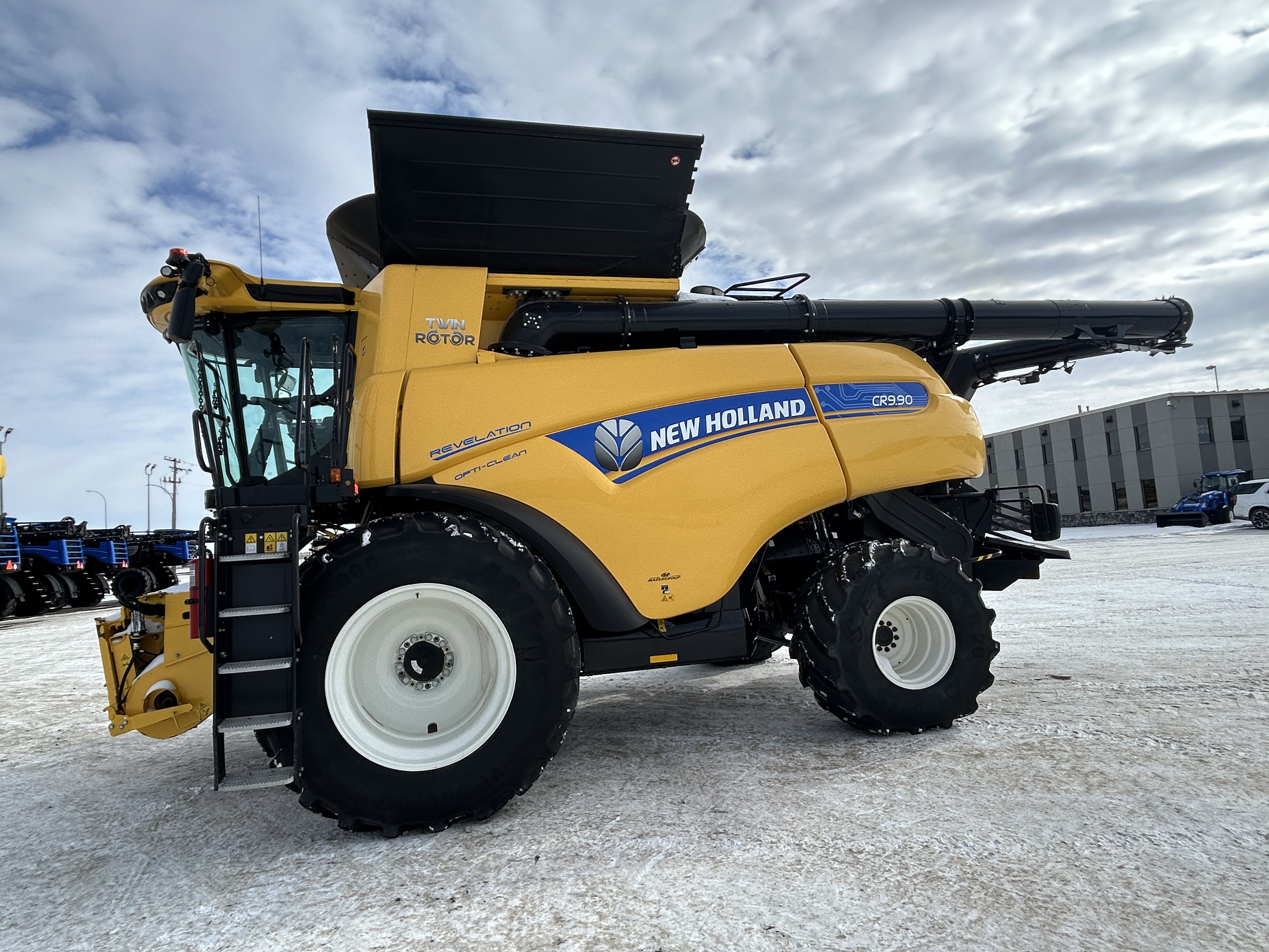 2023 New Holland CR9.90Z Combine