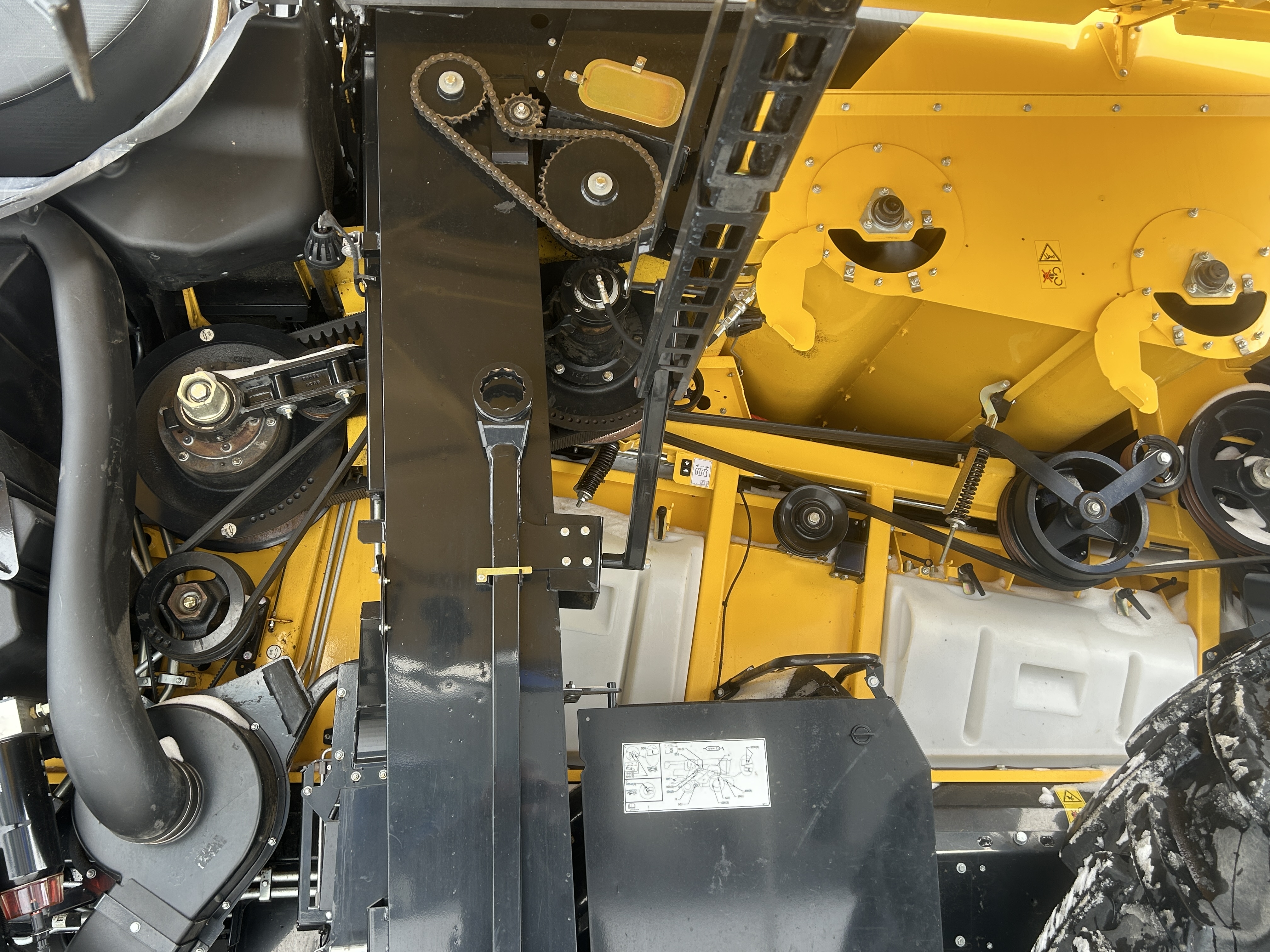 2023 New Holland CR9.90Z Combine