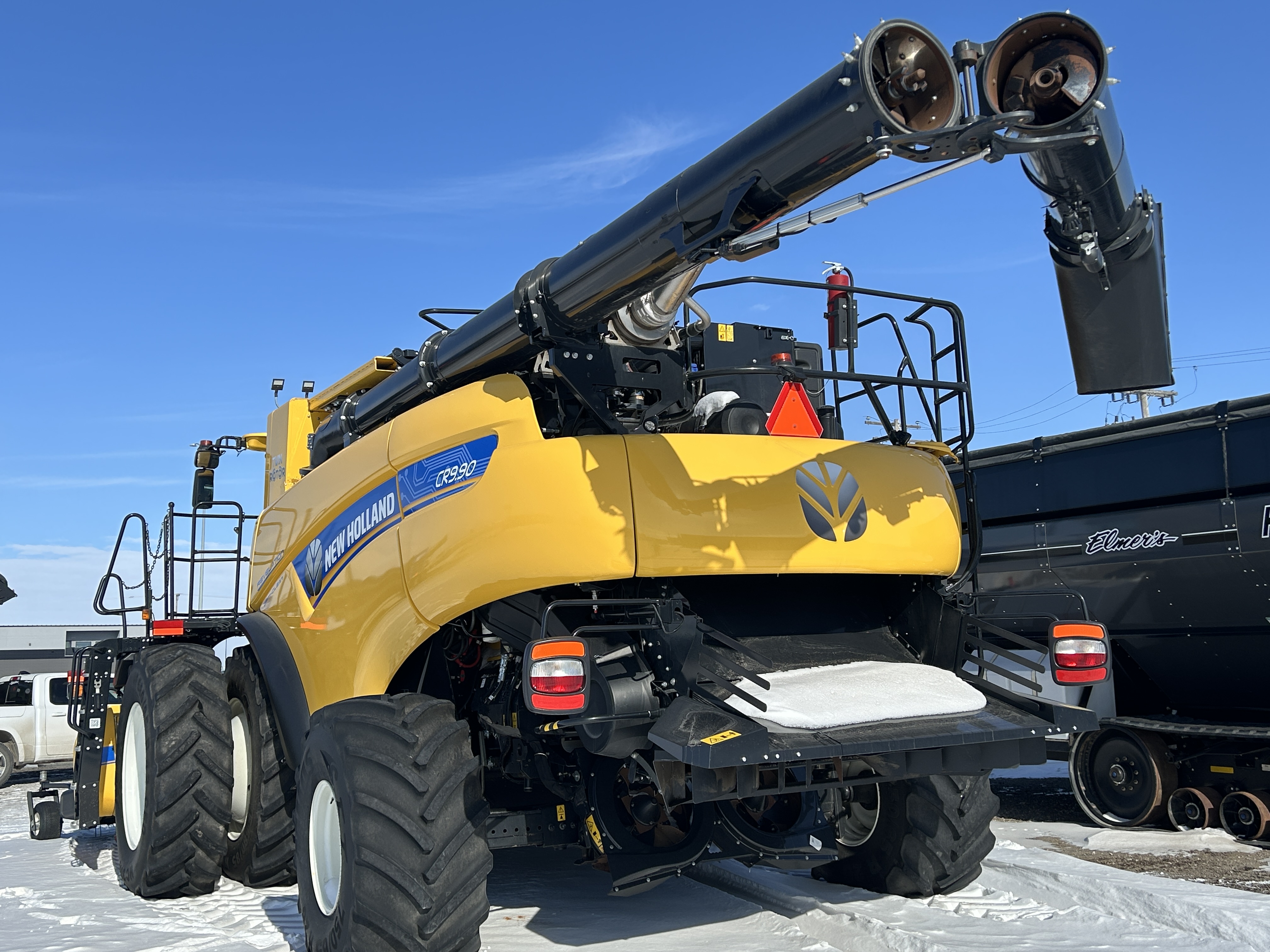 2025 New Holland CR9.90Z Combine