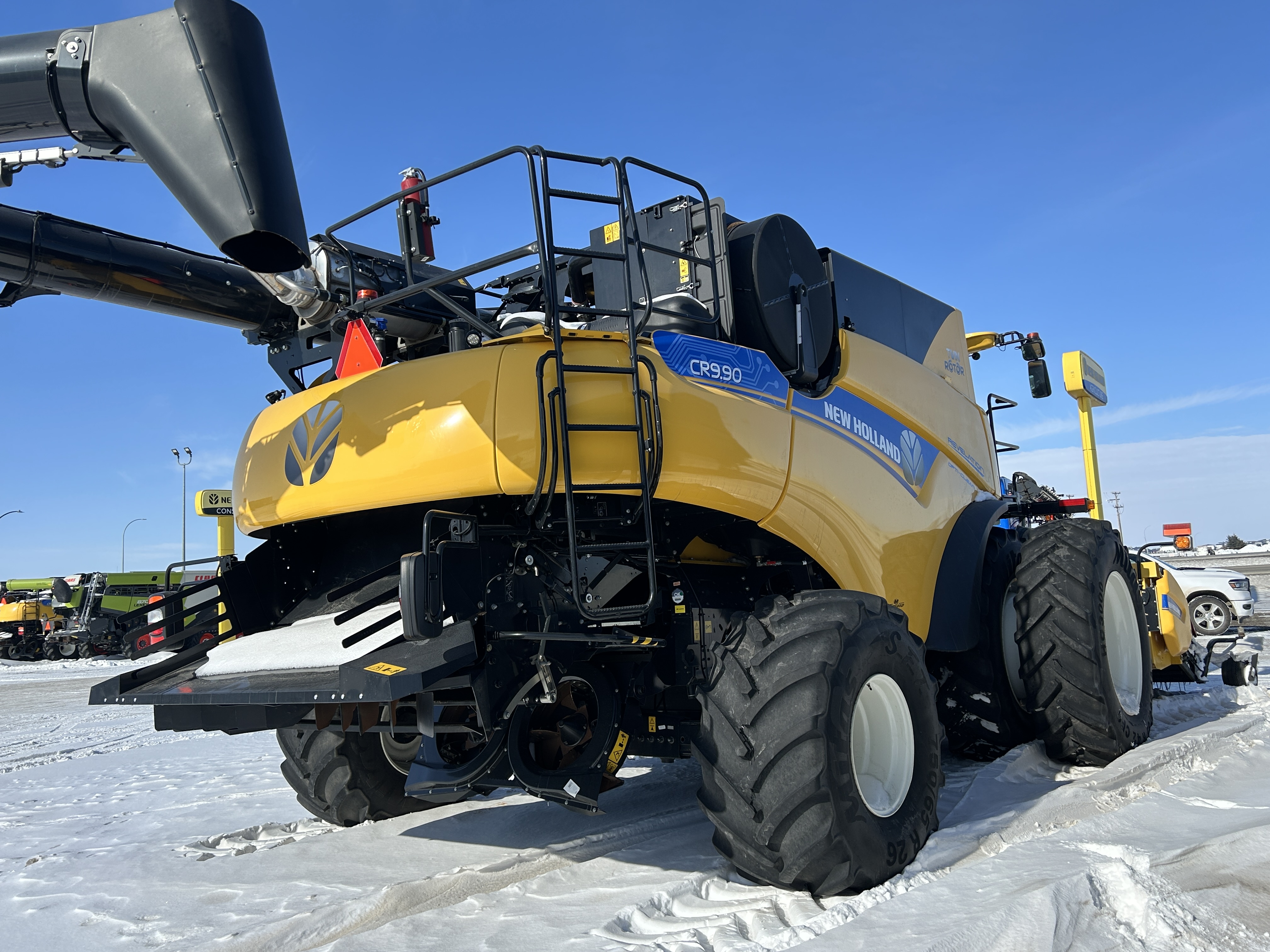 2025 New Holland CR9.90Z Combine