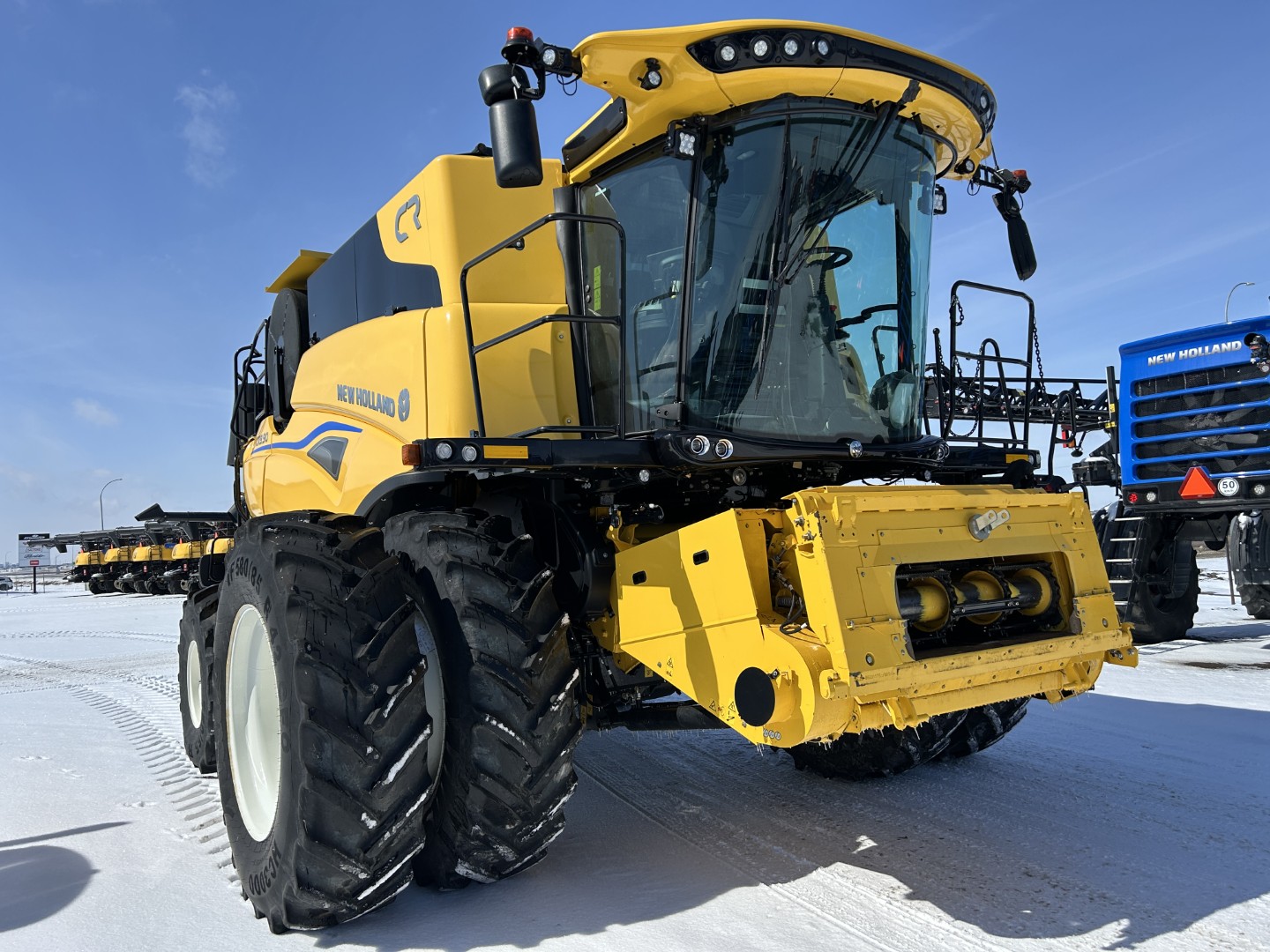 2025 New Holland CR9.90Z Combine