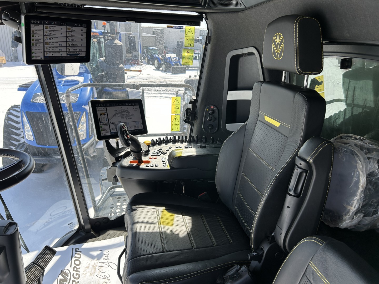2025 New Holland CR9.90Z Combine