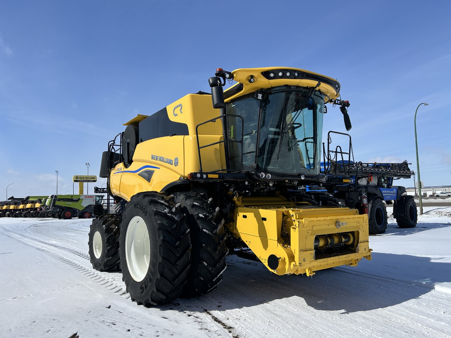 2025 New Holland CR9.90Z Combine