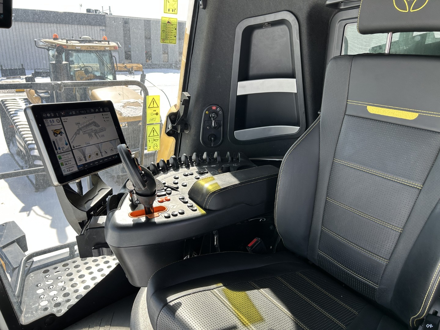 2025 New Holland CR9.90Z Combine