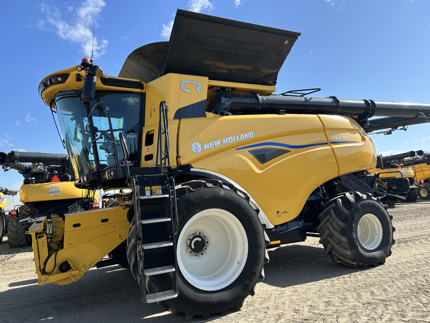 2024 New Holland CR8.90Z Combine