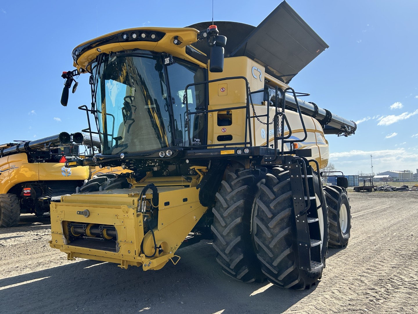 2024 New Holland CR8.90Z Combine