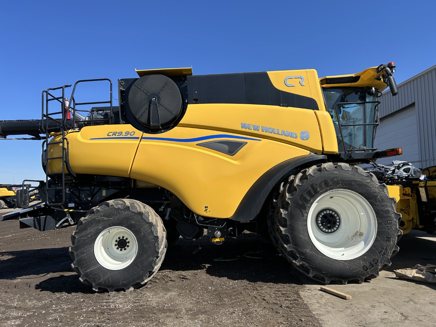 2024 New Holland CR9.90Z Combine