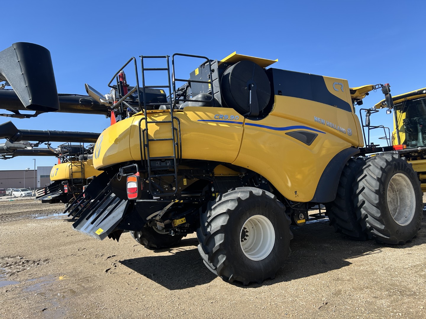 2025 New Holland CR9.90Z Combine