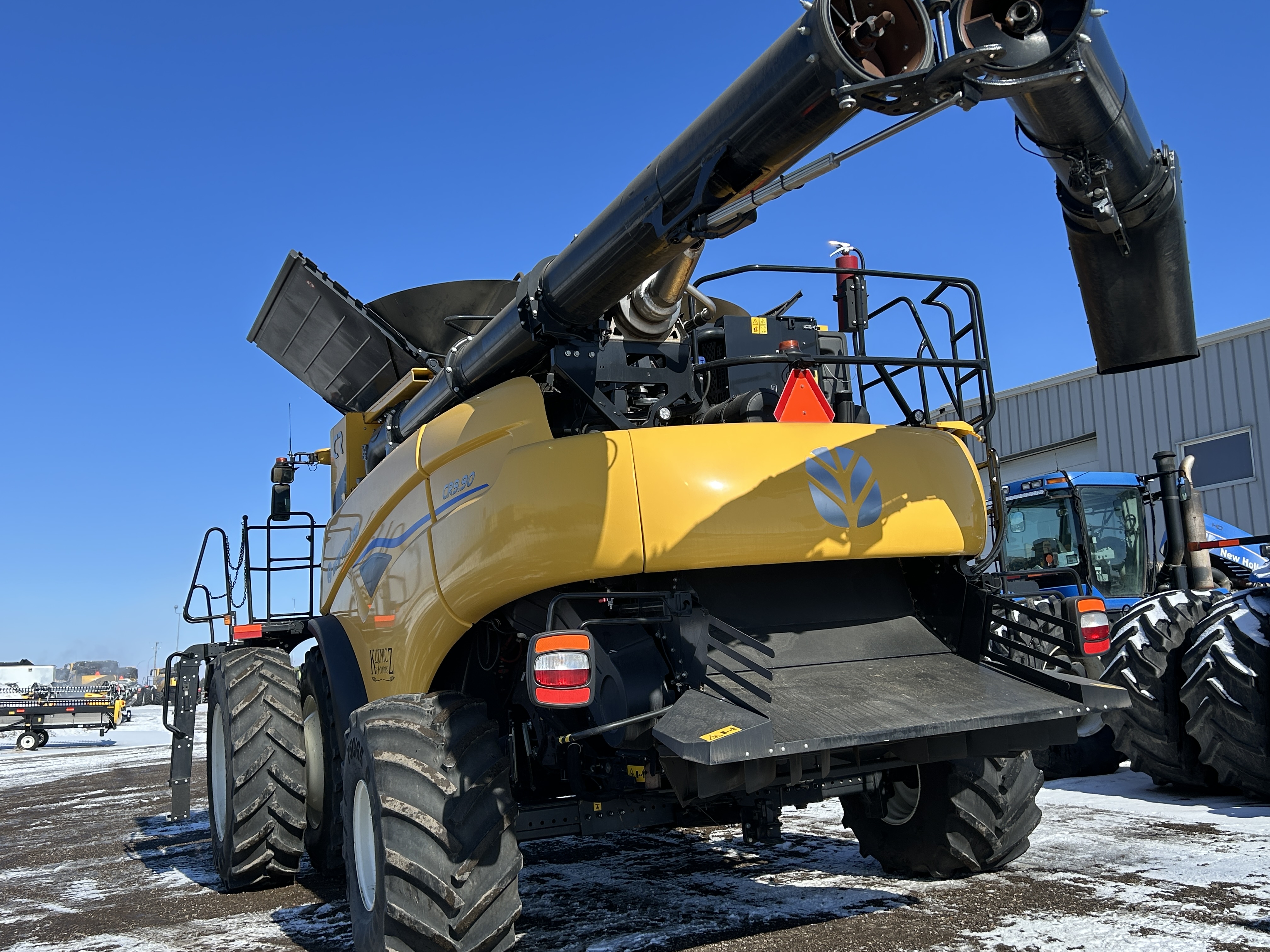 2024 New Holland CR9.90Z Combine