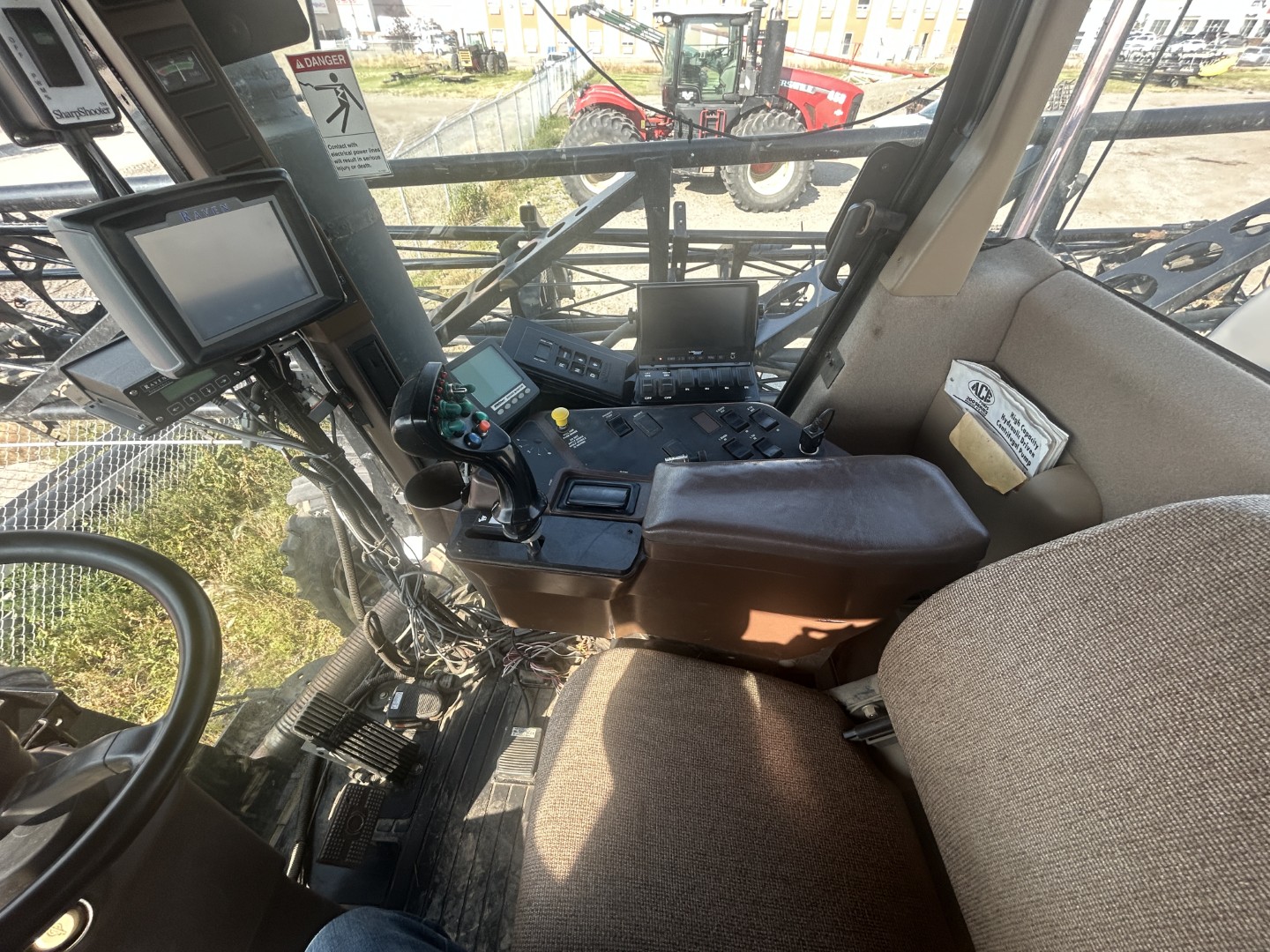 2010 Miller CONDOR A75 Sprayer/High Clearance