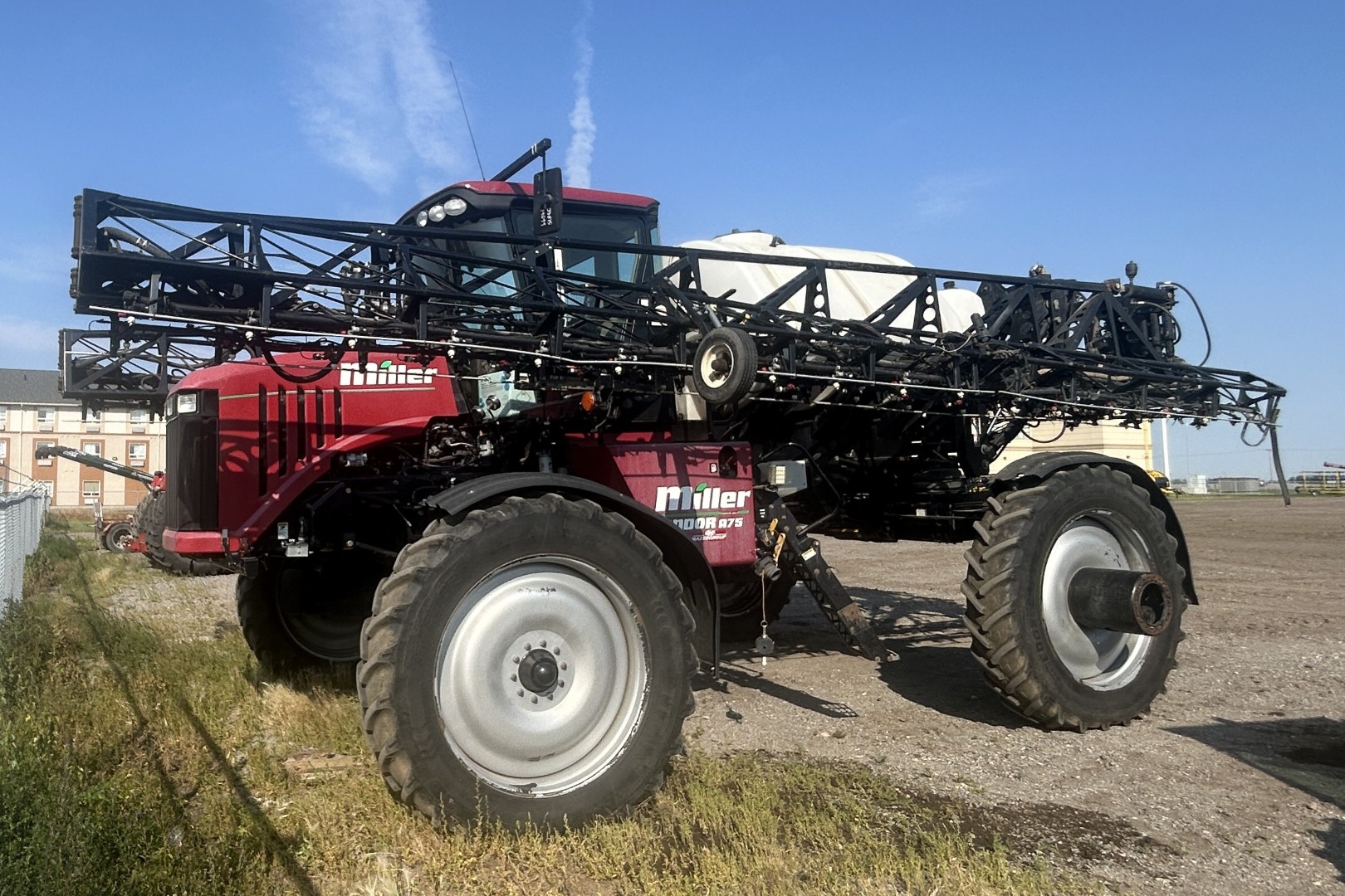 2010 Miller CONDOR A75 Sprayer/High Clearance