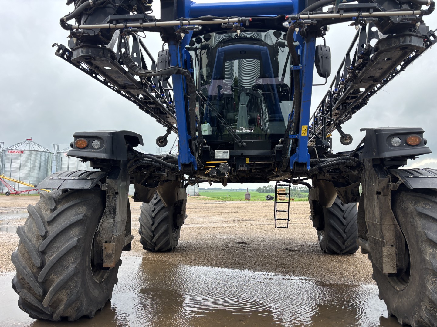 2022 New Holland SP.410F Sprayer/High Clearance