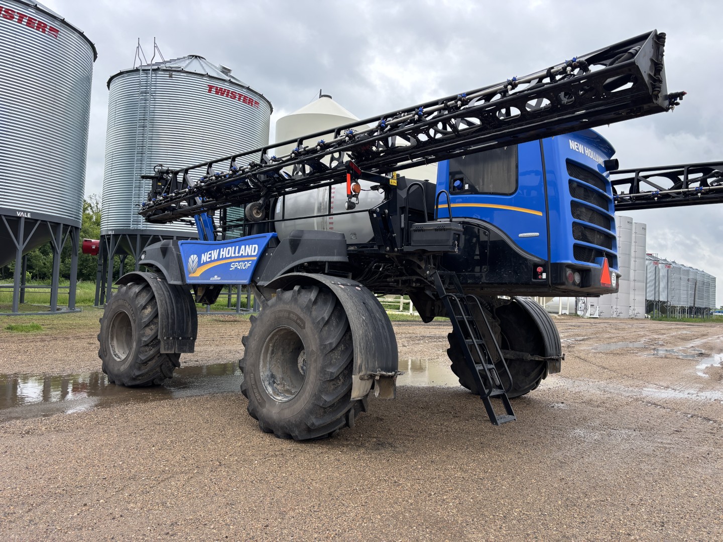 2022 New Holland SP.410F Sprayer/High Clearance