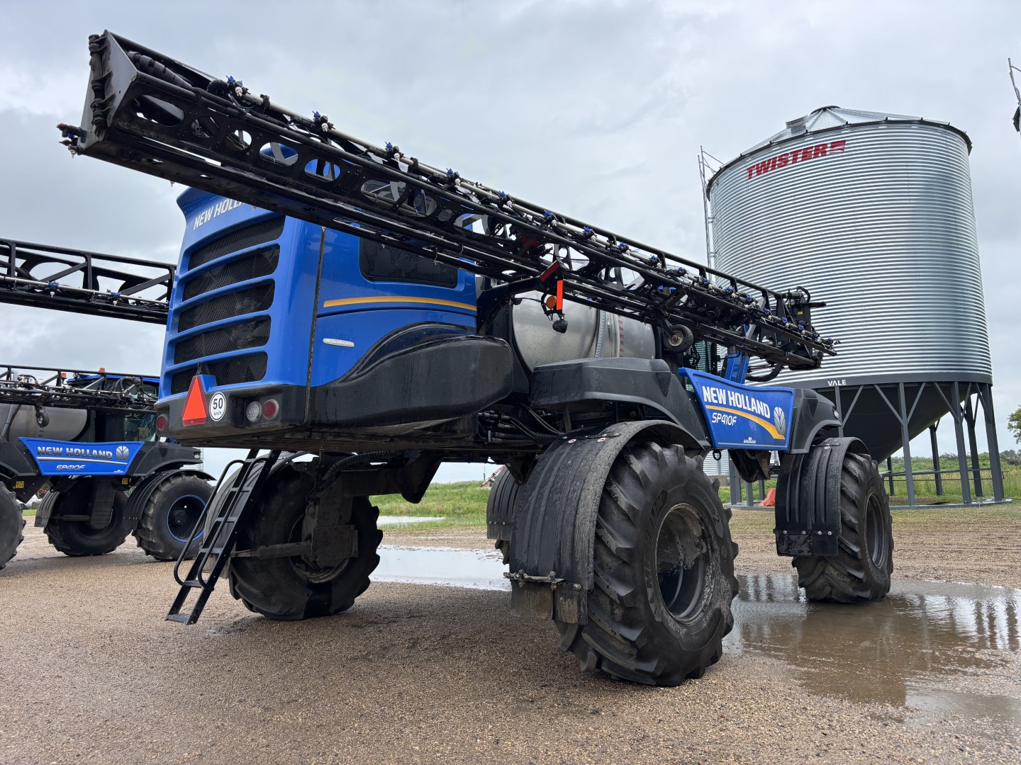 2022 New Holland SP.410F Sprayer/High Clearance