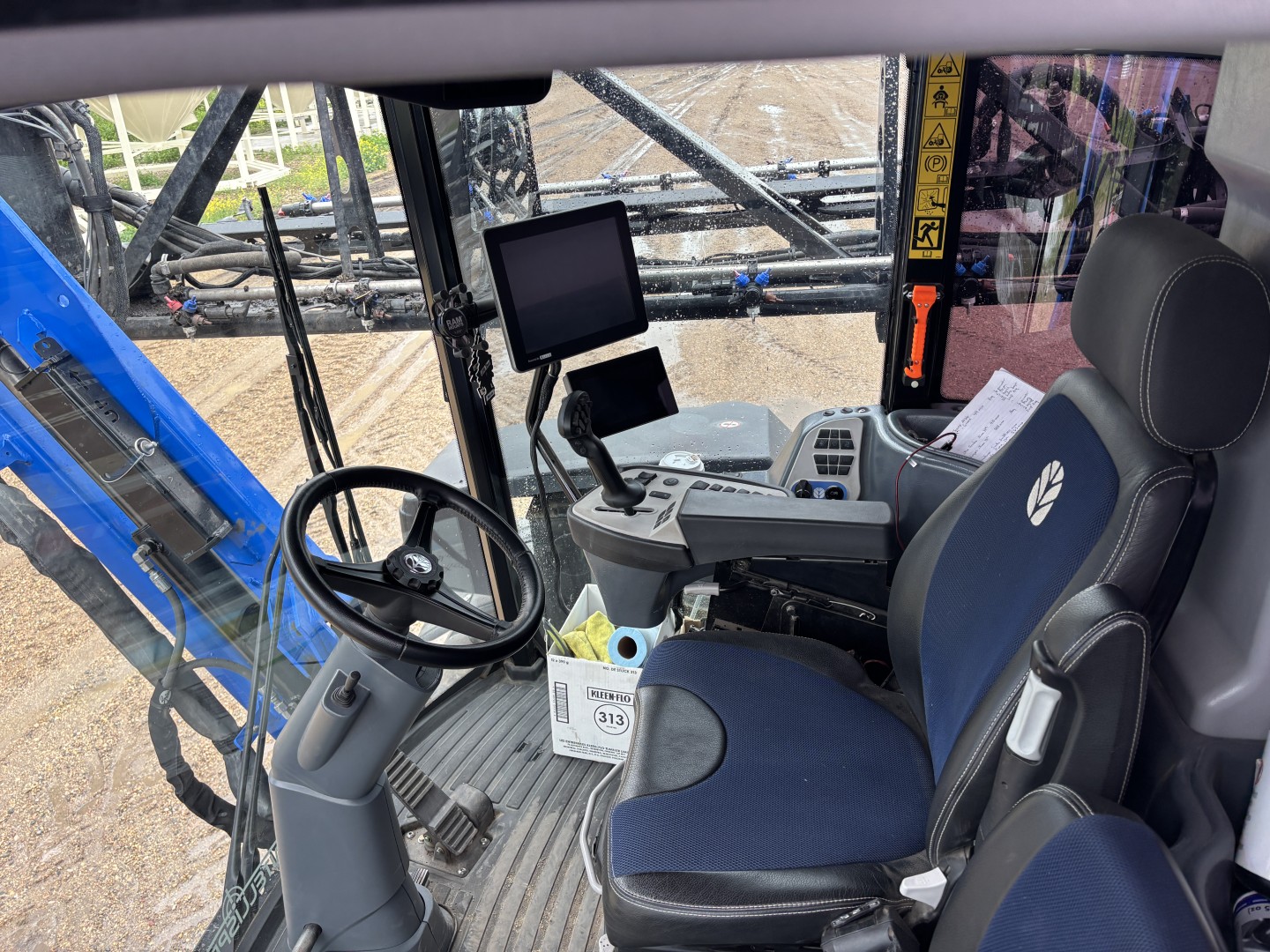 2022 New Holland SP.410F Sprayer/High Clearance