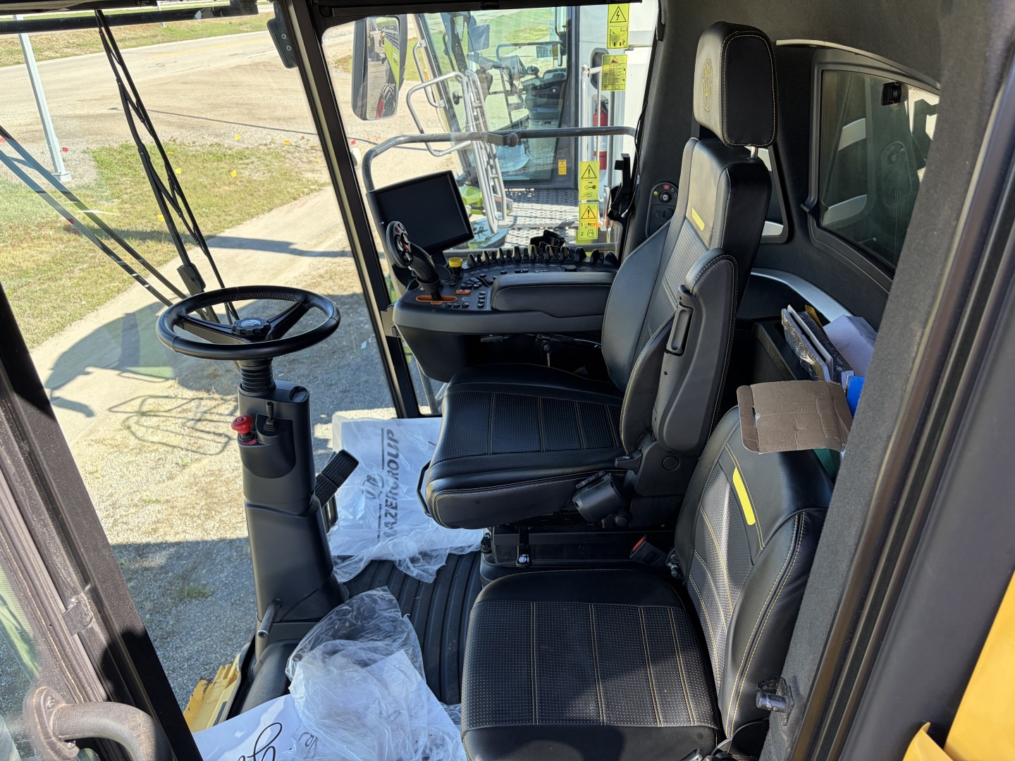 2024 New Holland CR8.90Z Combine