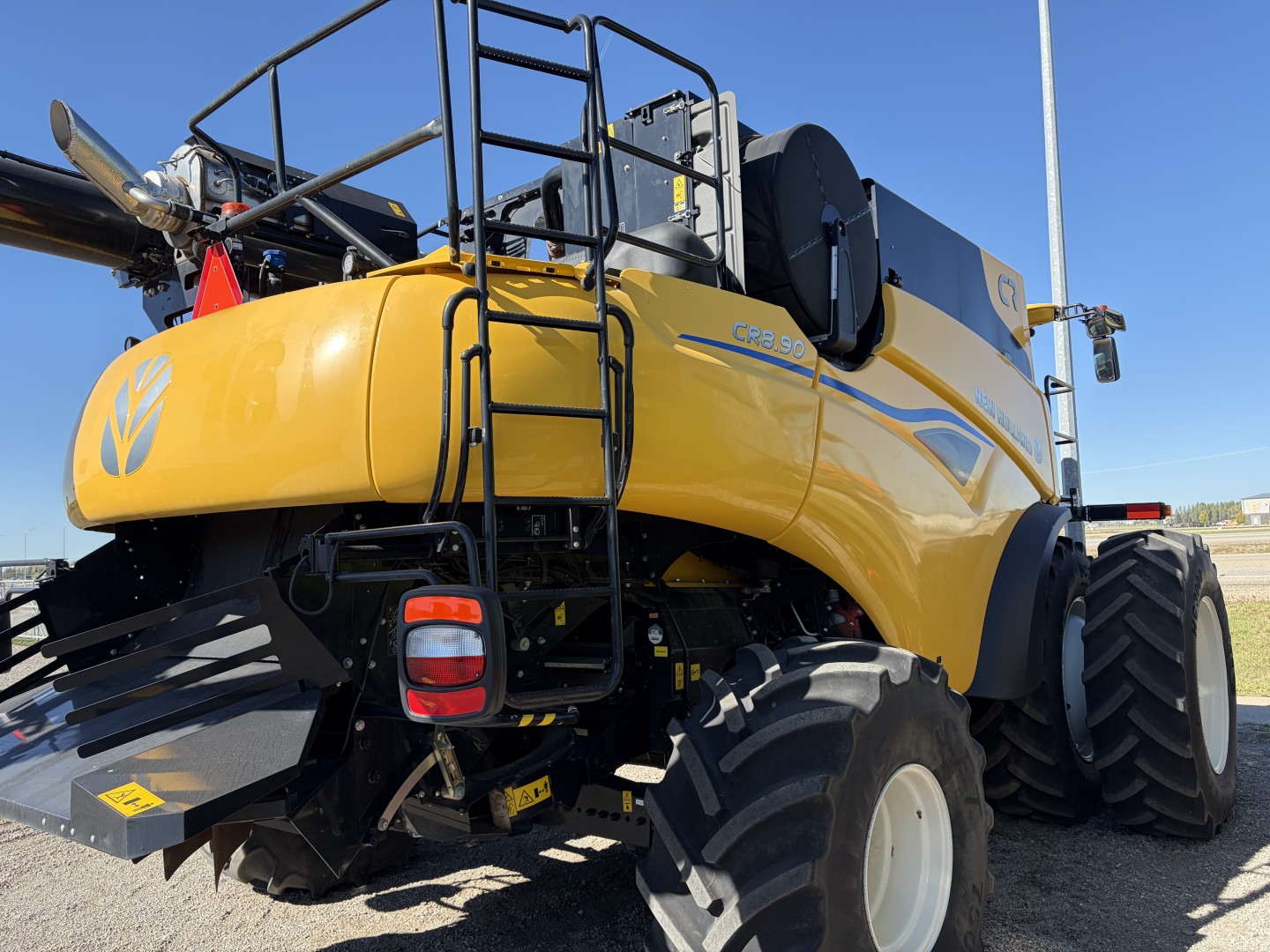 2024 New Holland CR8.90Z Combine