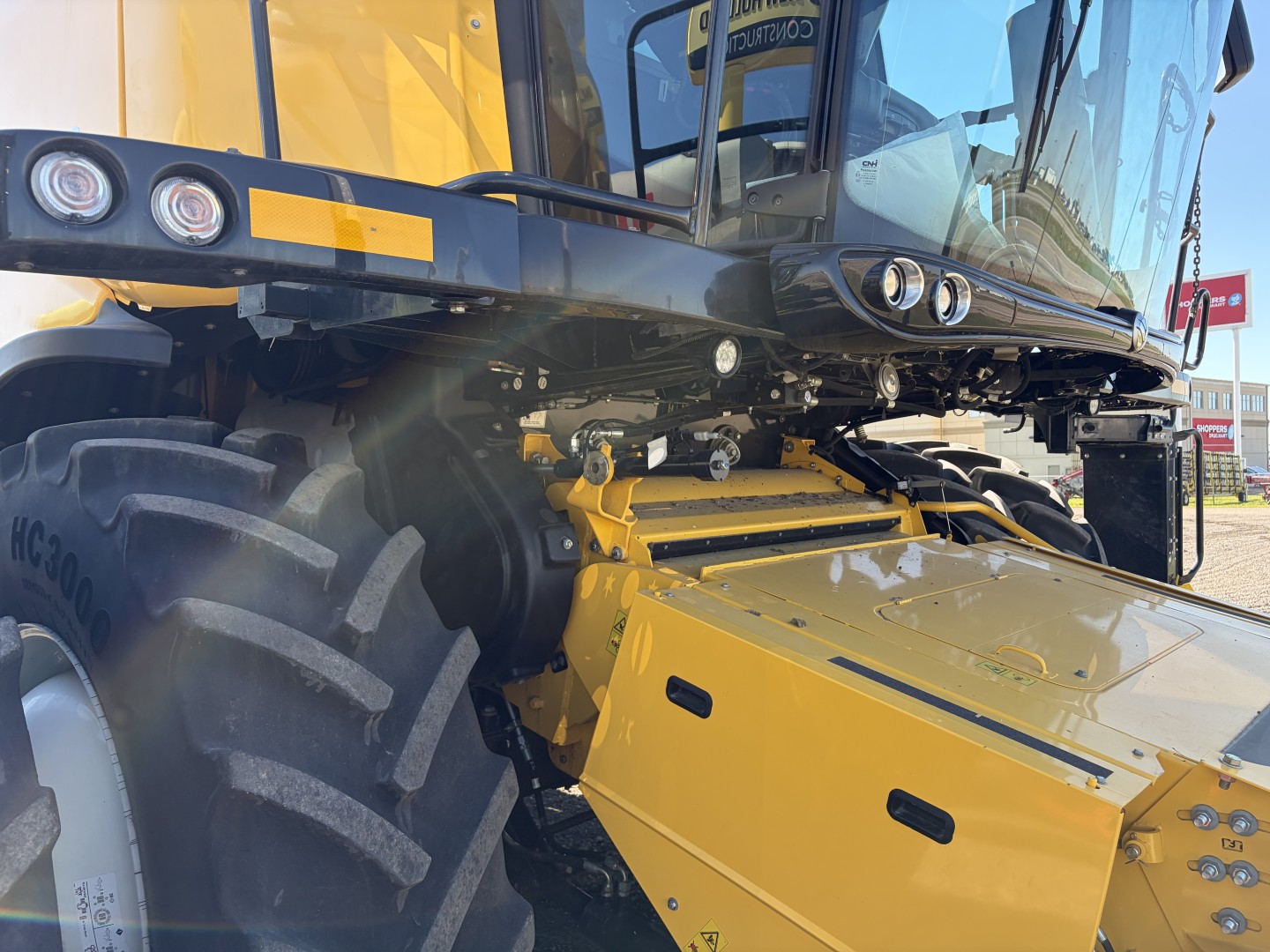 2024 New Holland CR8.90Z Combine