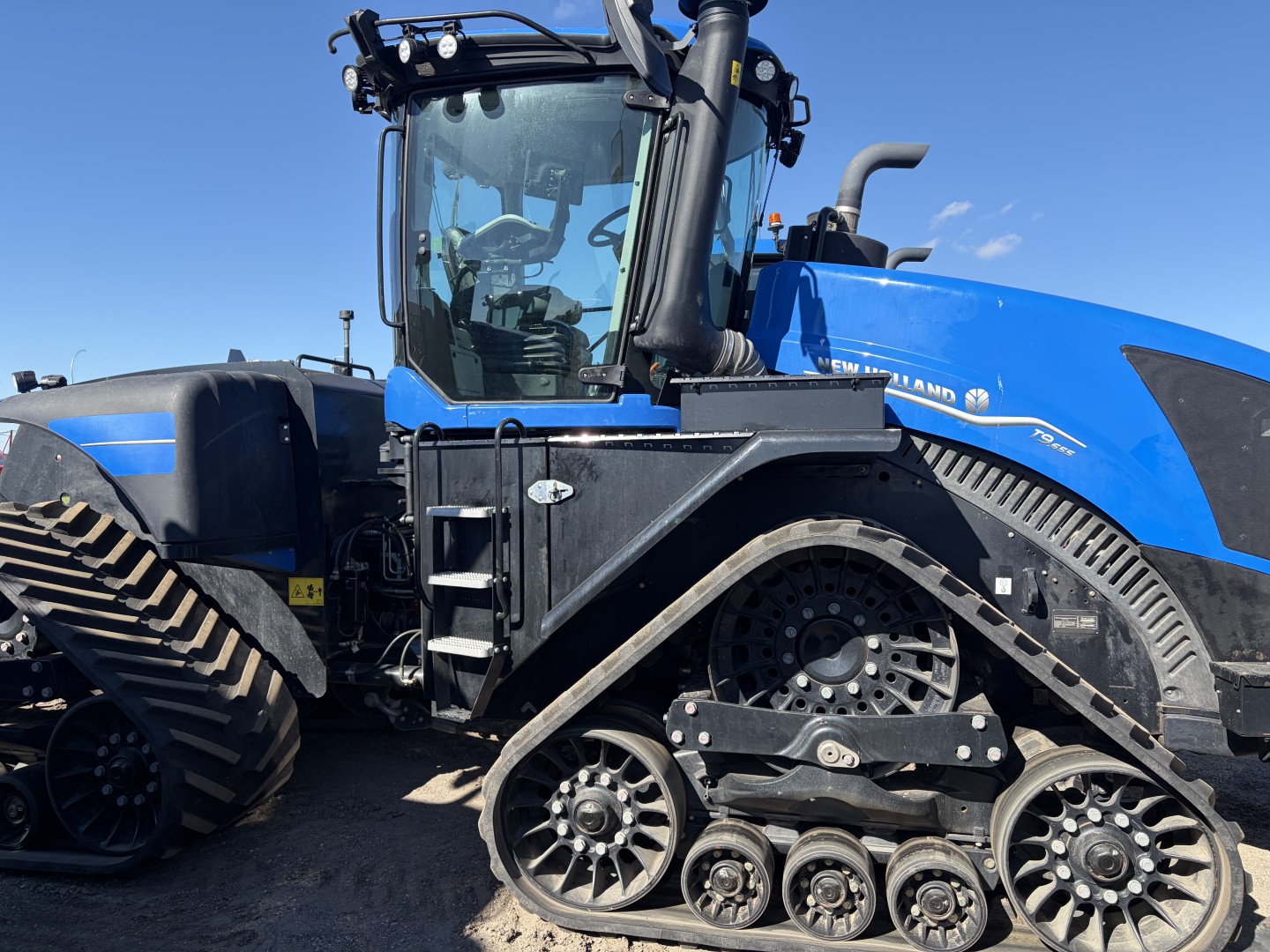 2024 New Holland T9.655 PLMI Tractor 4WD