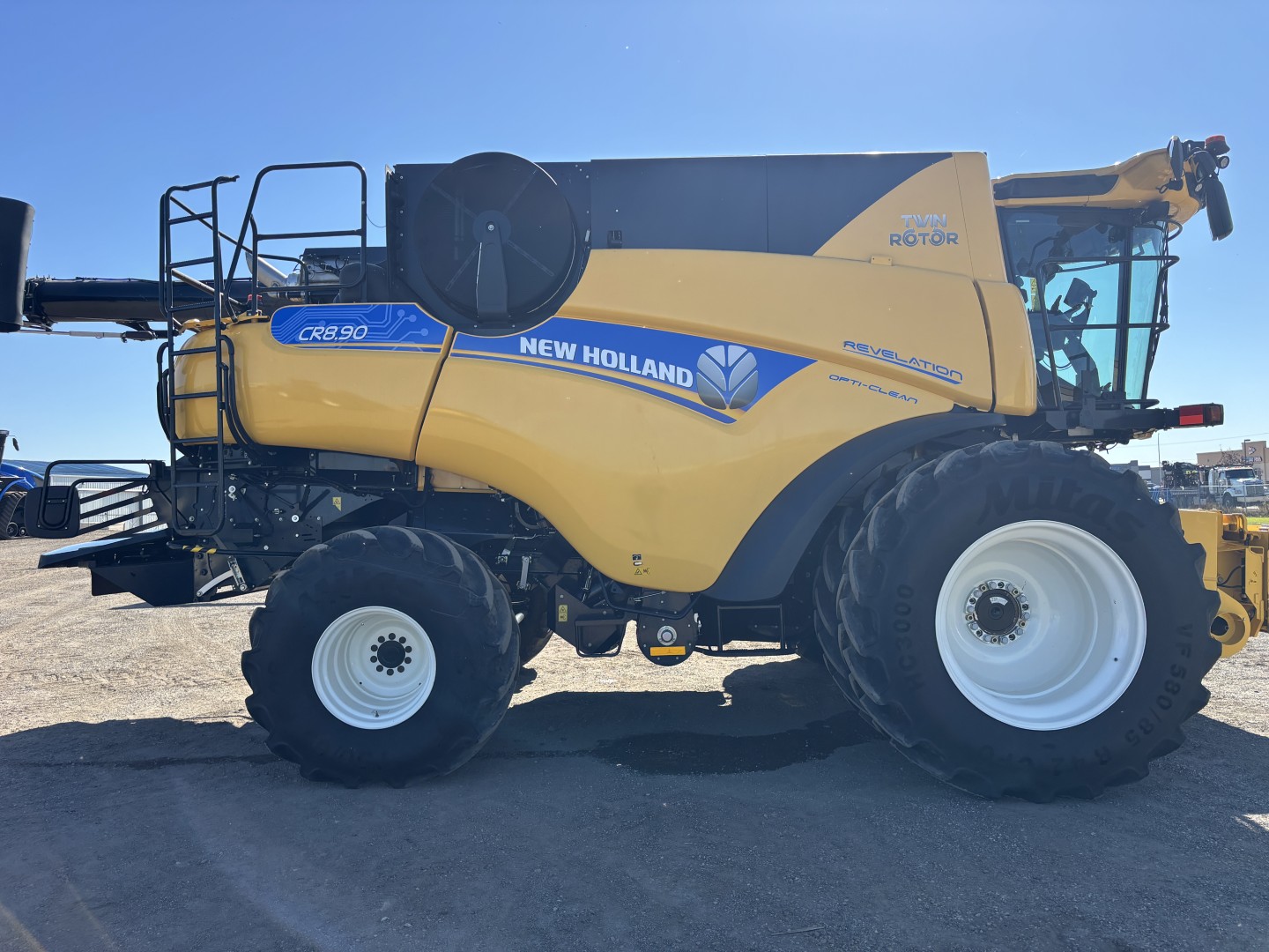 2022 New Holland CR8.90Z Combine