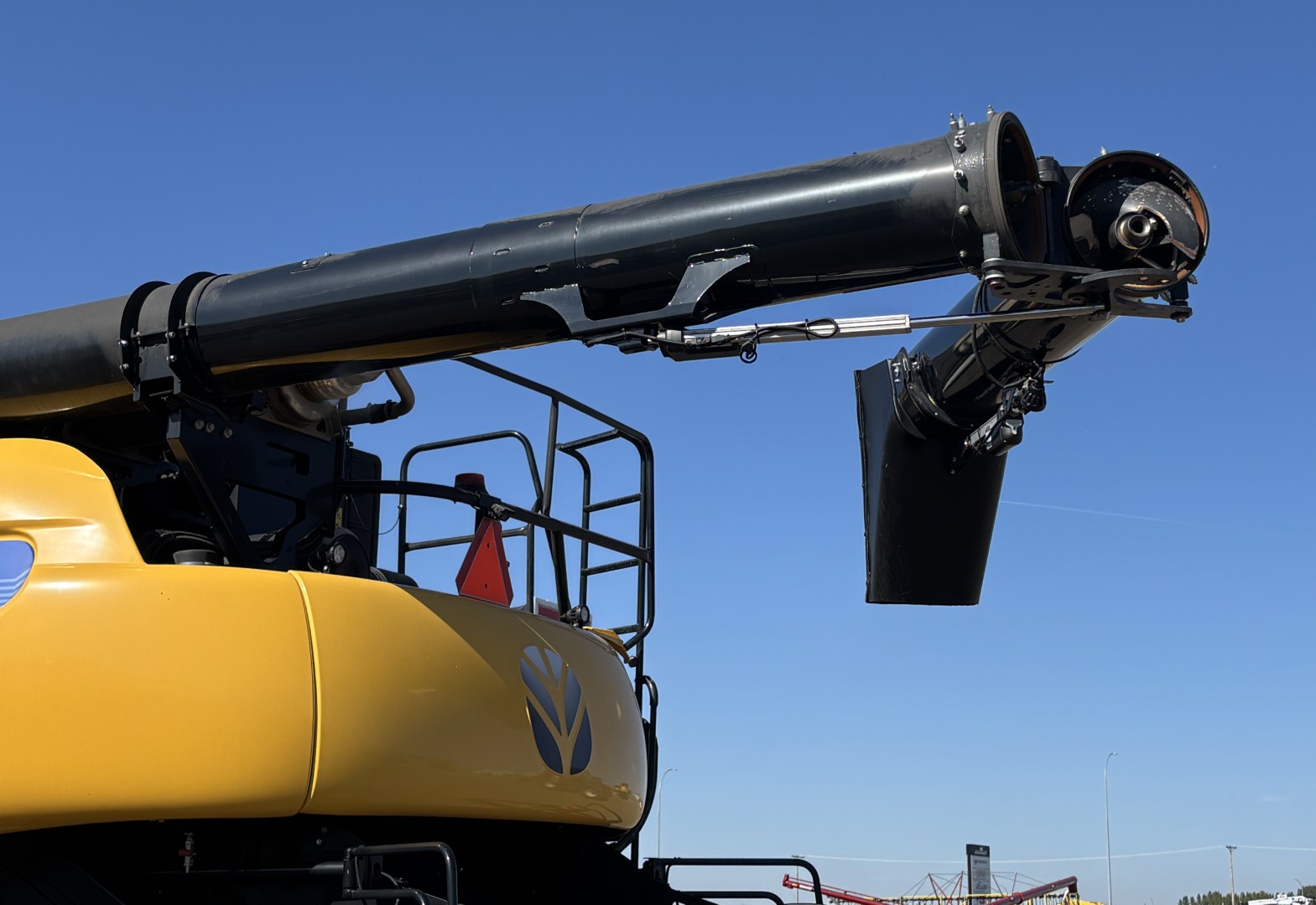 2022 New Holland CR8.90Z Combine