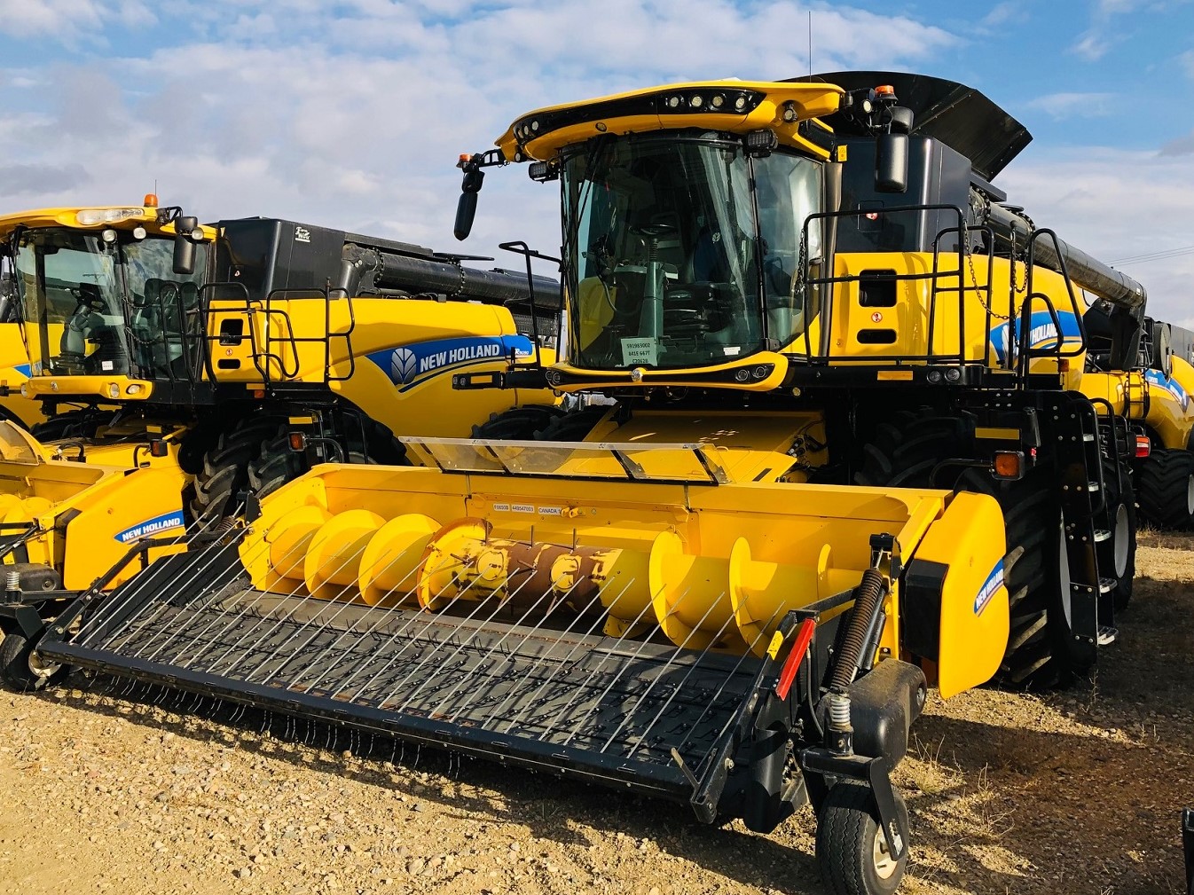 2017 New Holland CX8.90 Combine